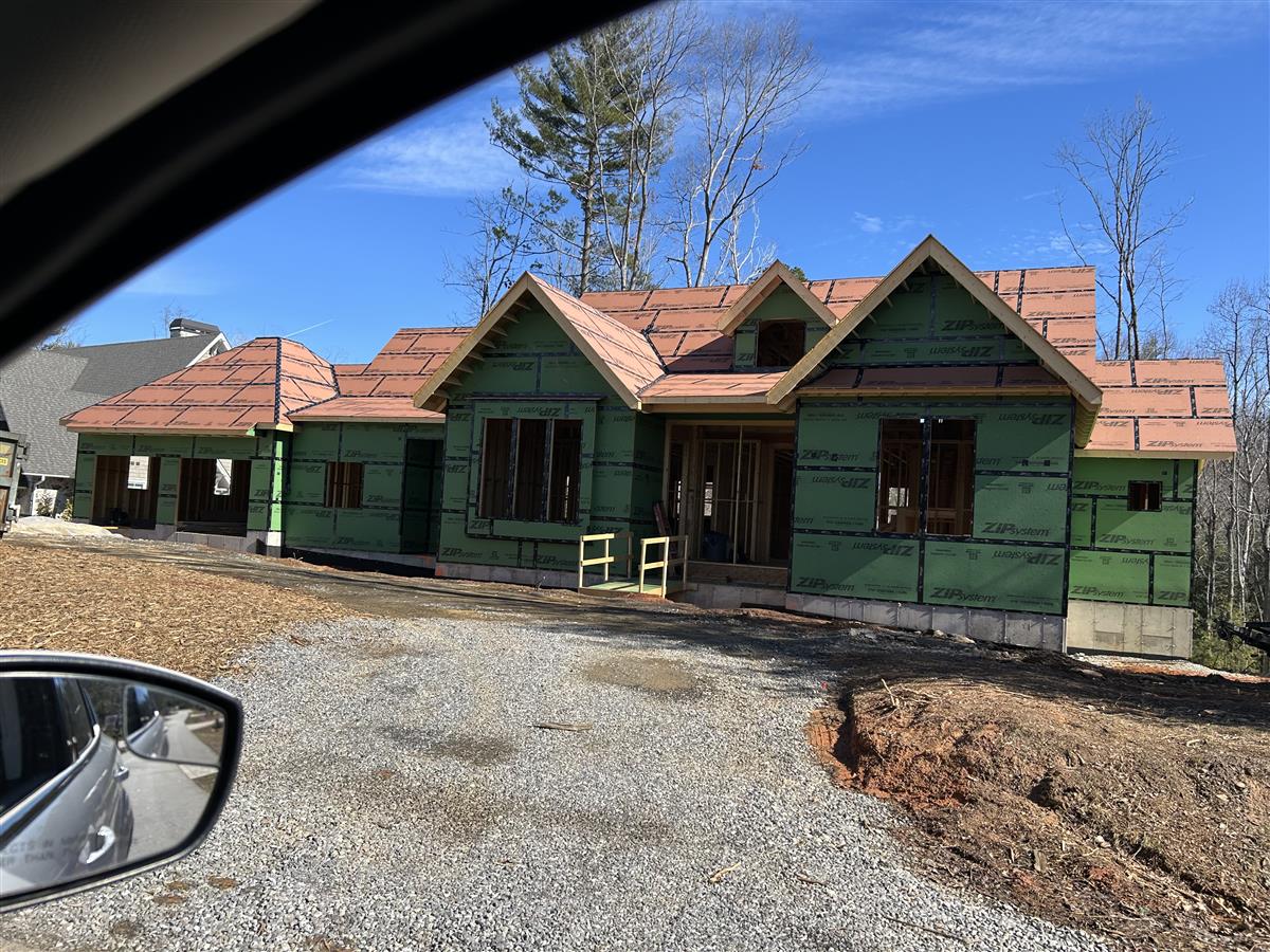 A picture of the property located at 9 STANSBURY DR, ASHEVILLE NC 28803.