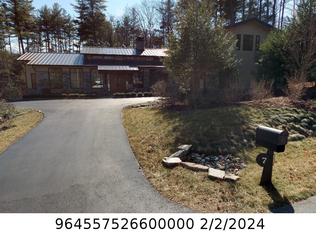 A picture of the property located at 7 PRESQUE ISLE WAY, ASHEVILLE NC 28803.