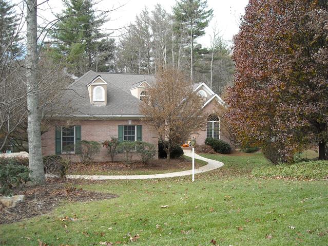 A picture of the property located at 343 RED FOX CIR, ASHEVILLE NC 28803.