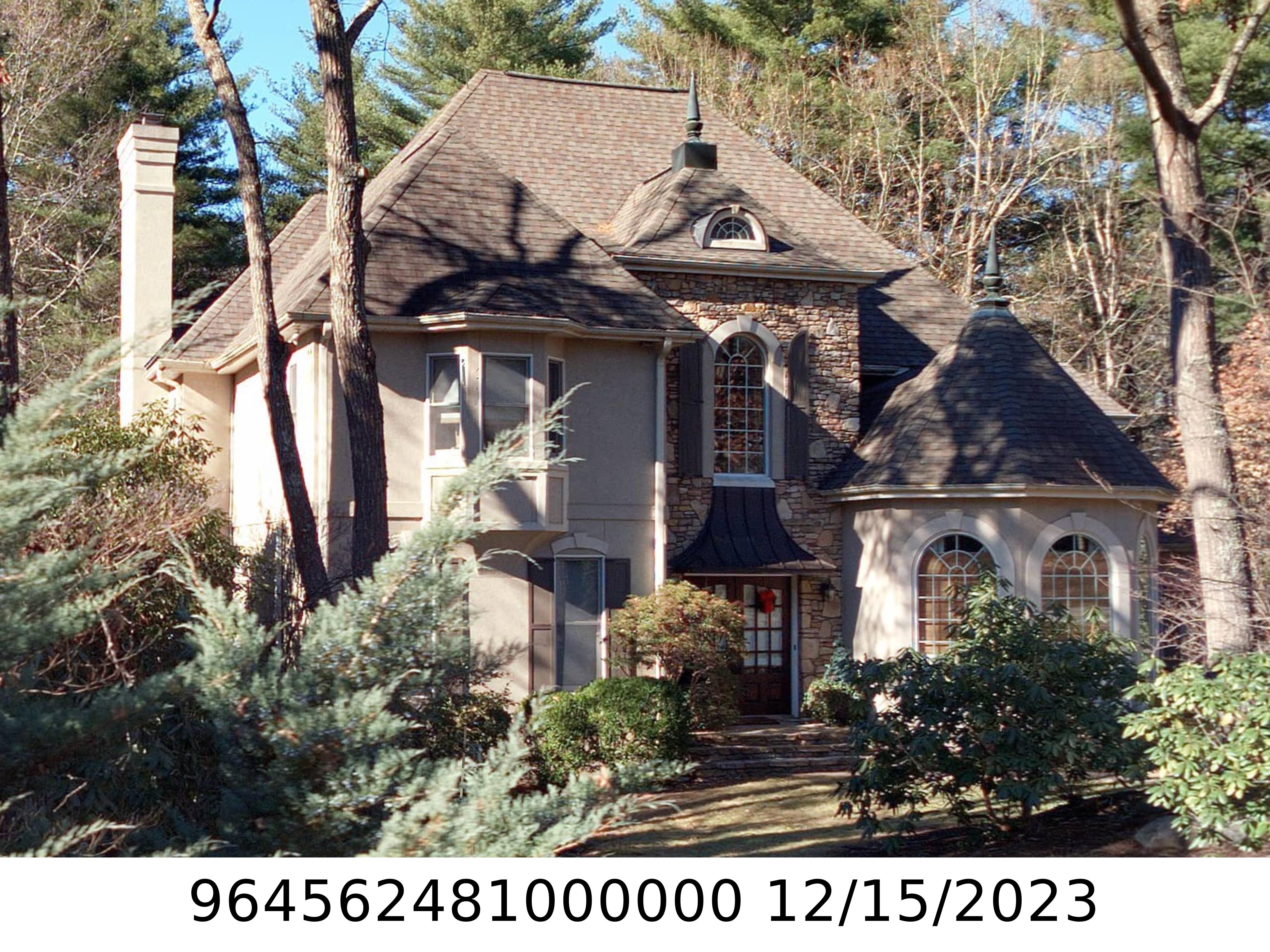 A picture of the property located at 335 RED FOX CIR, ASHEVILLE NC 28803.