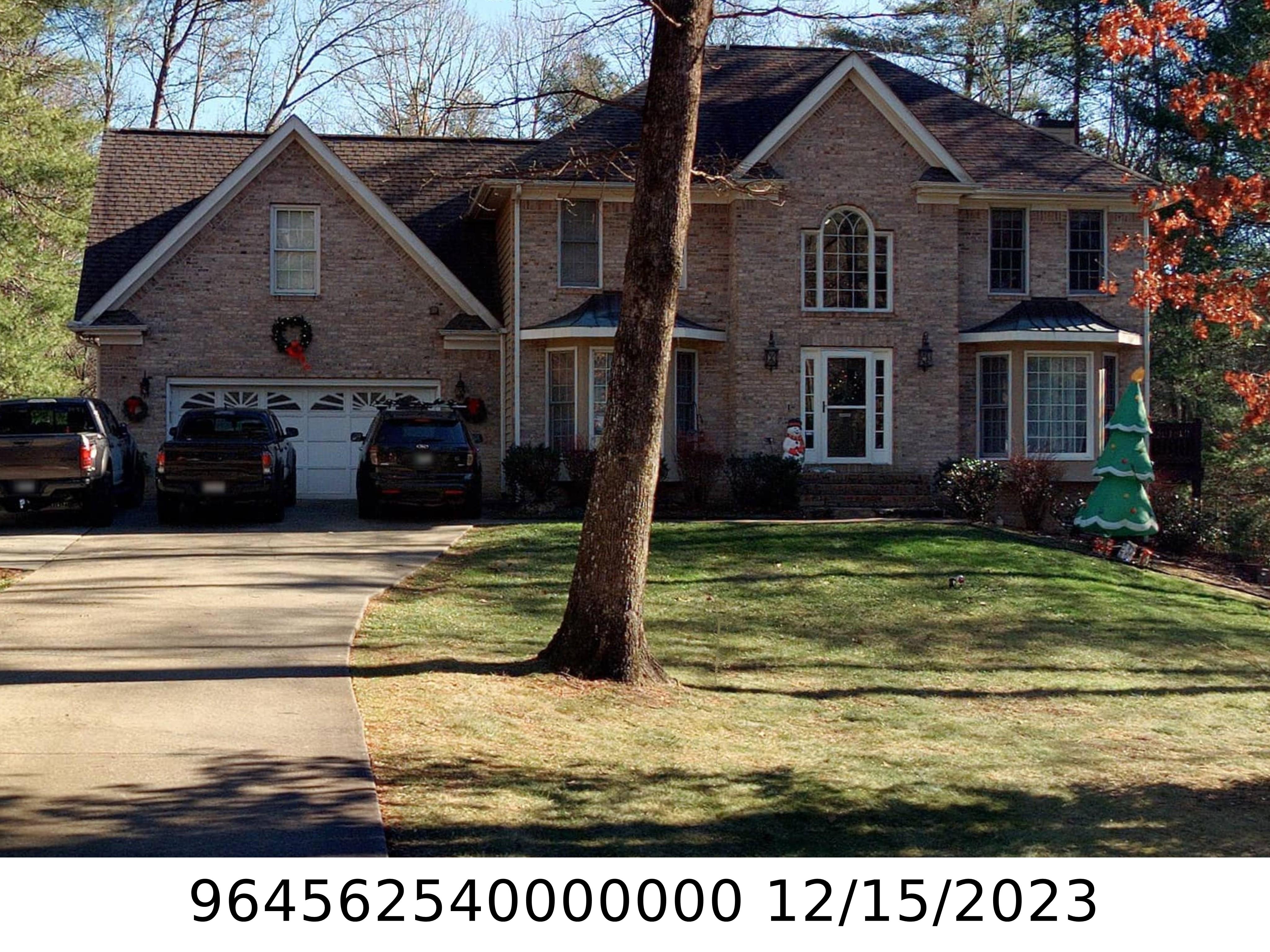 A picture of the property located at 336 RED FOX CIR, ASHEVILLE NC 28803.