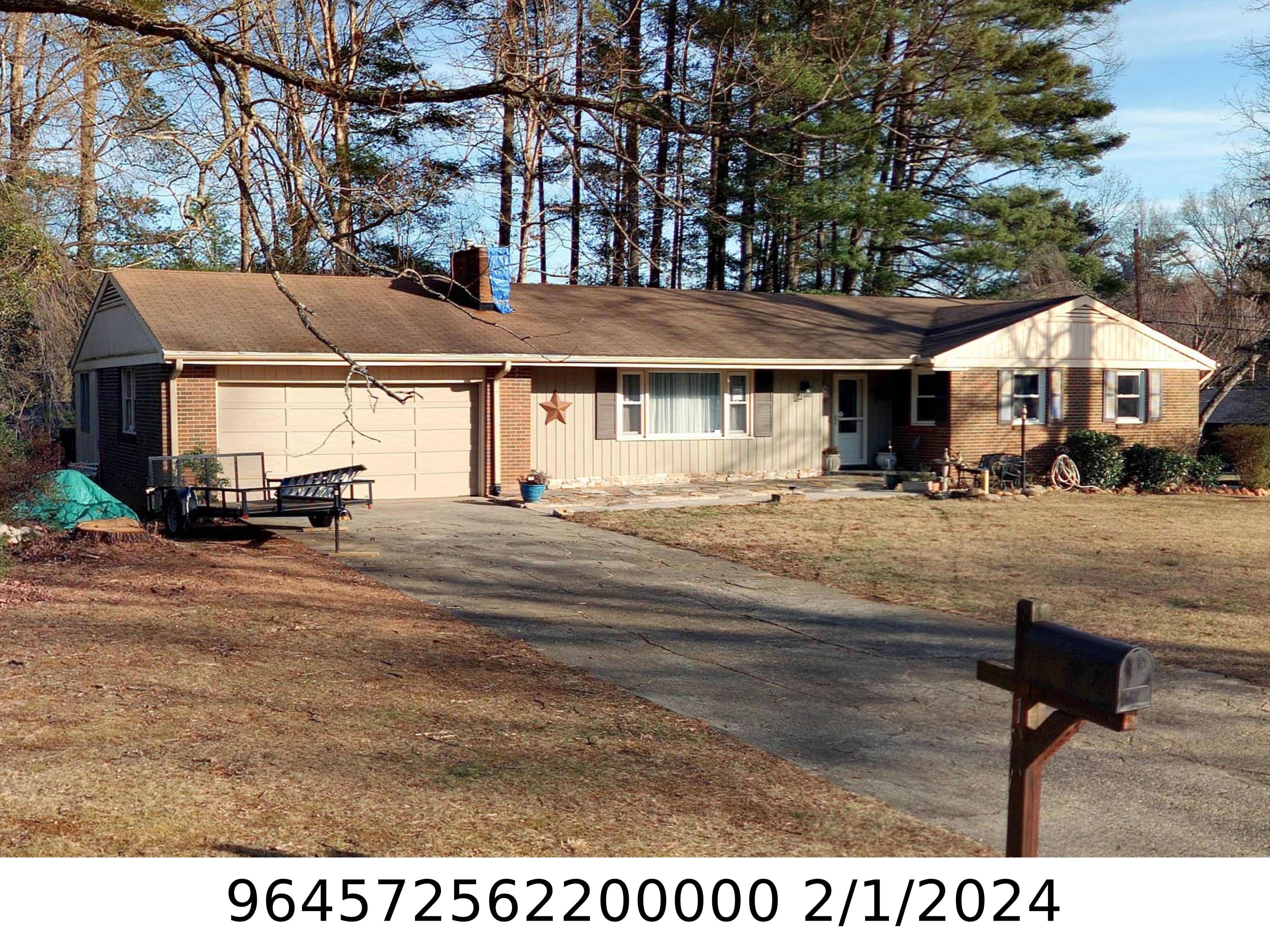 A picture of the property located at 1 OAKWILDE DR, ASHEVILLE NC 28803.