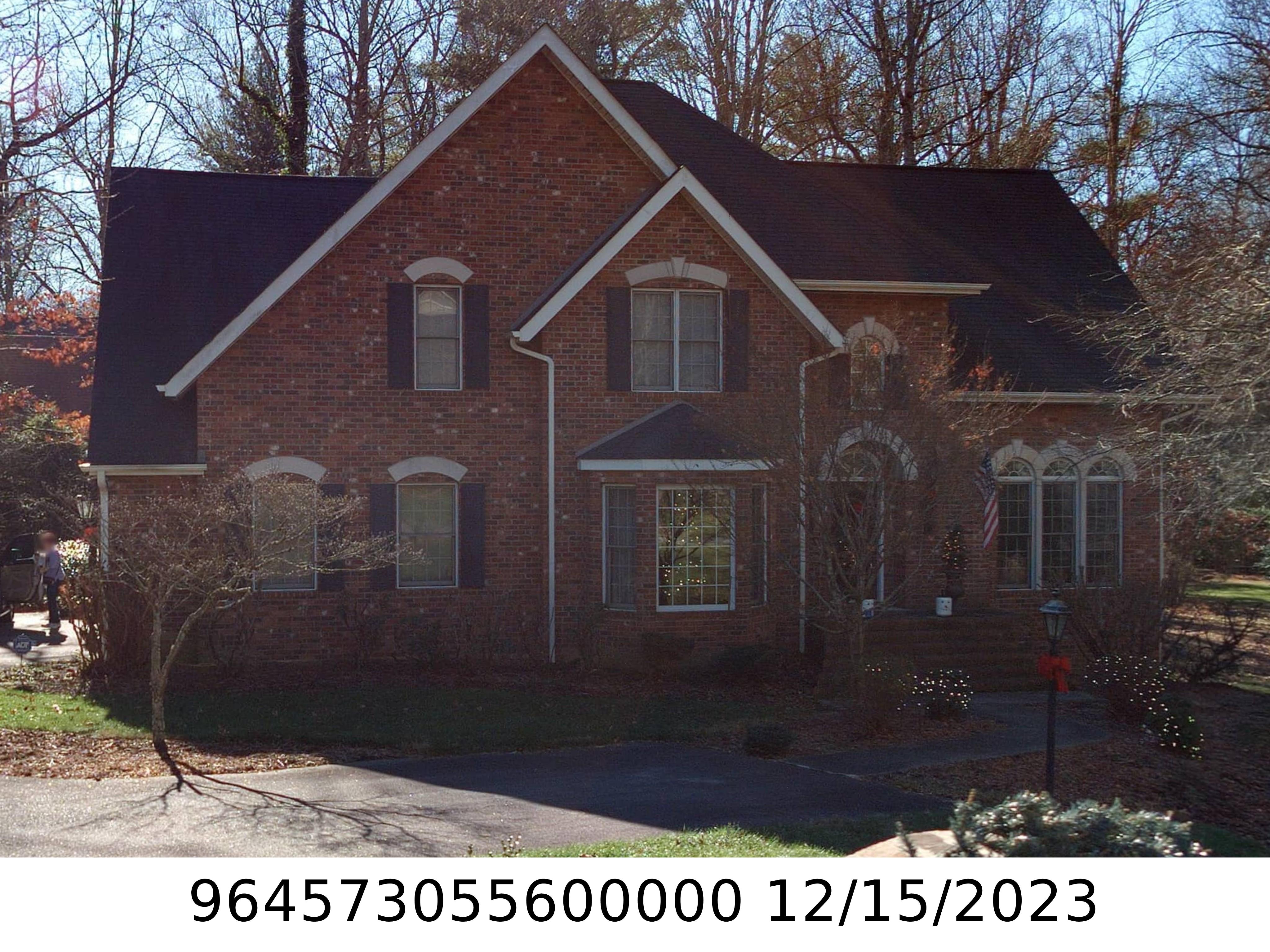 A picture of the property located at 8 DEERHAVEN LN, ASHEVILLE NC 28803.