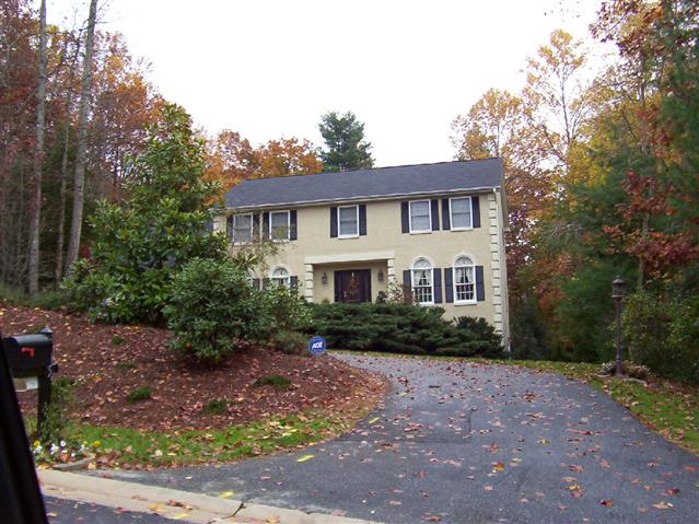 A picture of the property located at 105 BRAESIDE CIR, ASHEVILLE NC 28803.