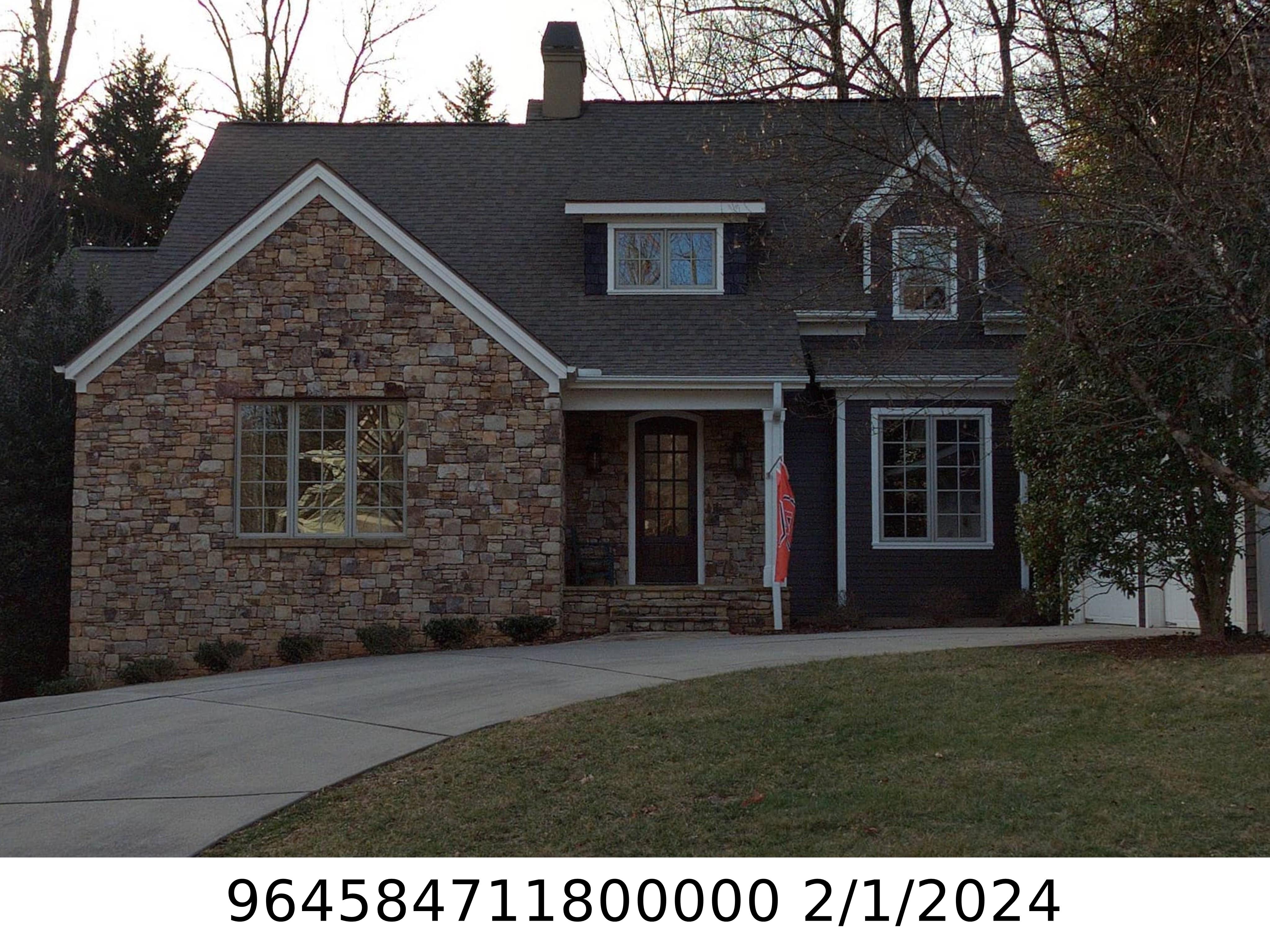 A picture of the property located at 10 BENNINGTON CT, ASHEVILLE NC 28803.