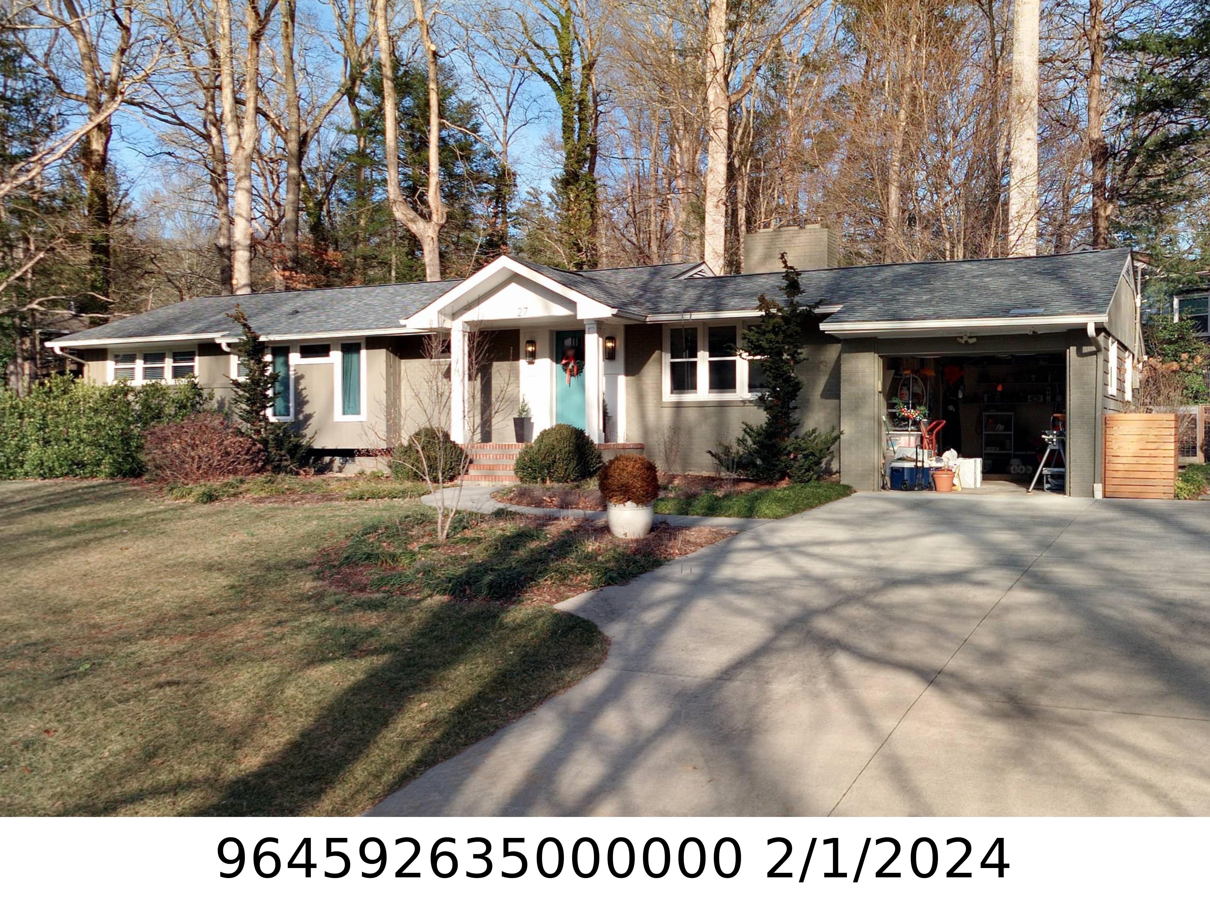A picture of the property located at 27 S OAK FOREST DR, ASHEVILLE NC 28803.