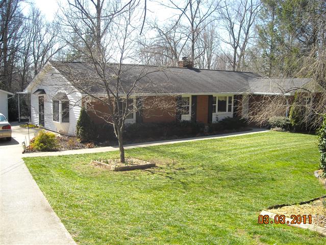 A picture of the property located at 38 WESTRIDGE DR, ASHEVILLE NC 28803.