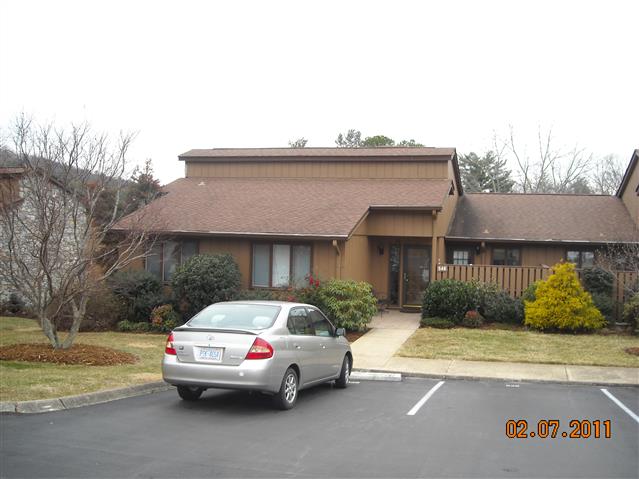 A picture of the property located at 546 CROWFIELDS LN, ASHEVILLE NC 28803.