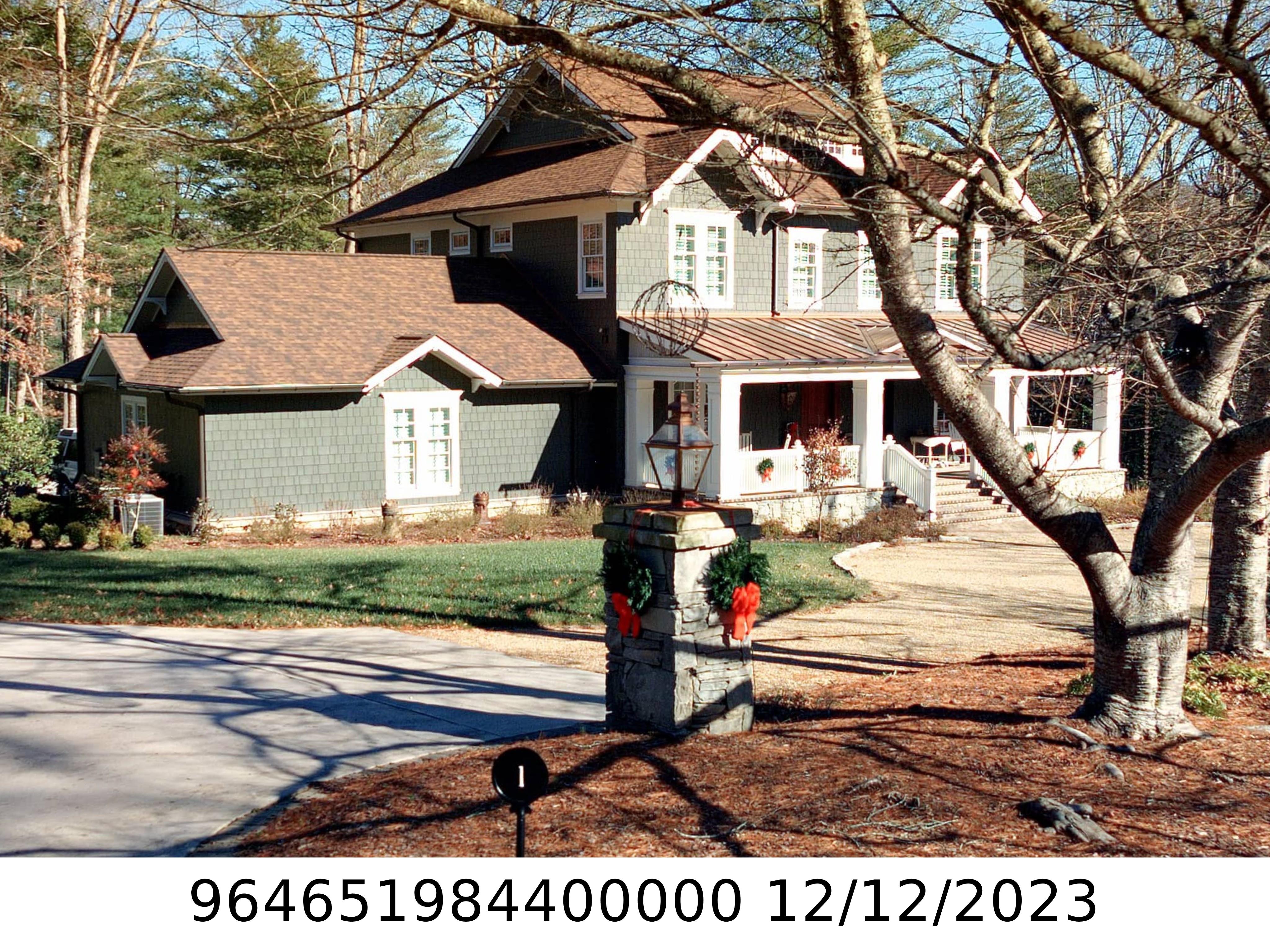 A picture of the property located at 1 CEDAR CHINE DR, ASHEVILLE NC 28803.