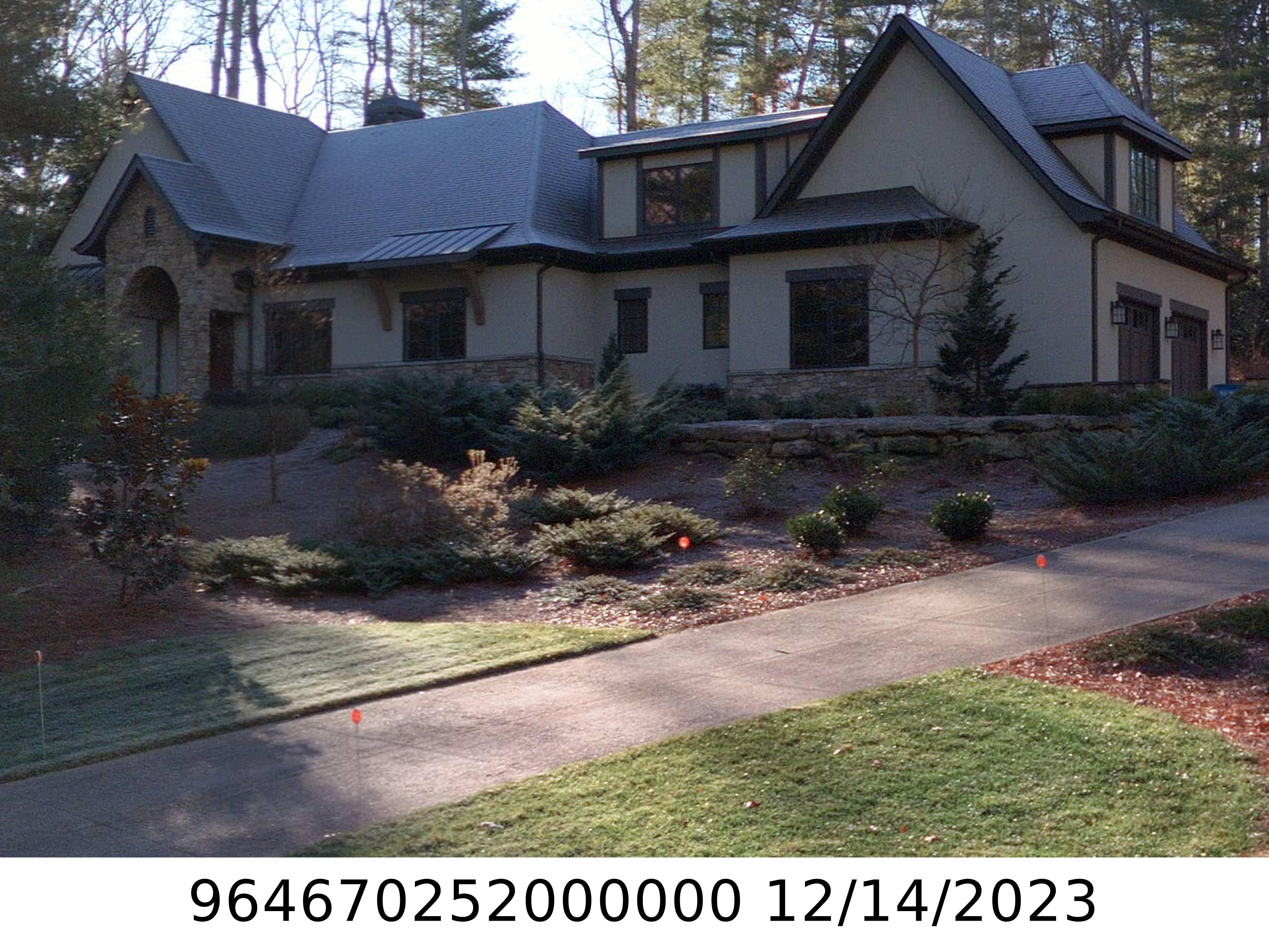 A picture of the property located at 8 CHAUNCEY CIR, ASHEVILLE NC 28803.