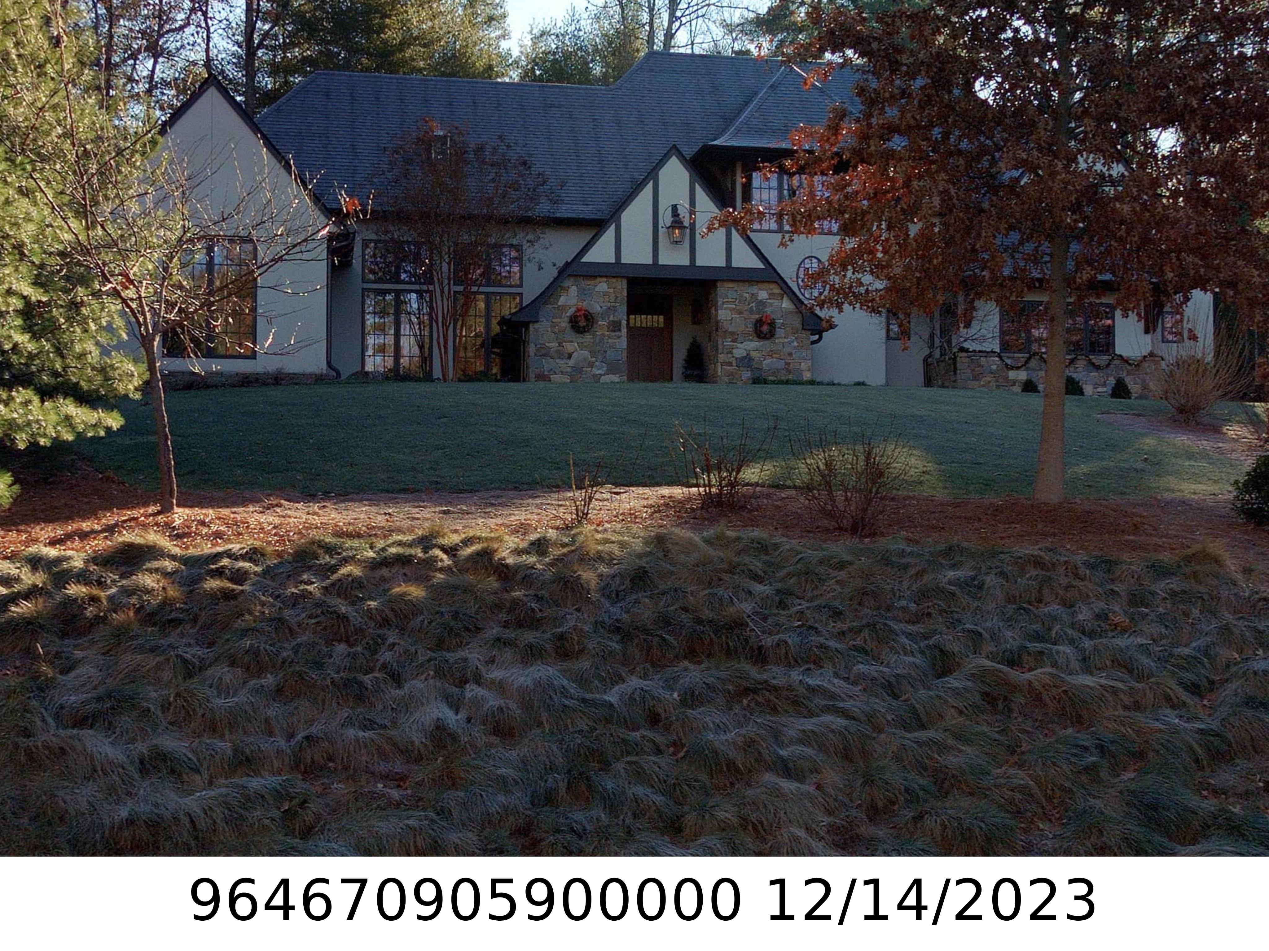 A picture of the property located at 83 CHAUNCEY CIR, ASHEVILLE NC 28803.