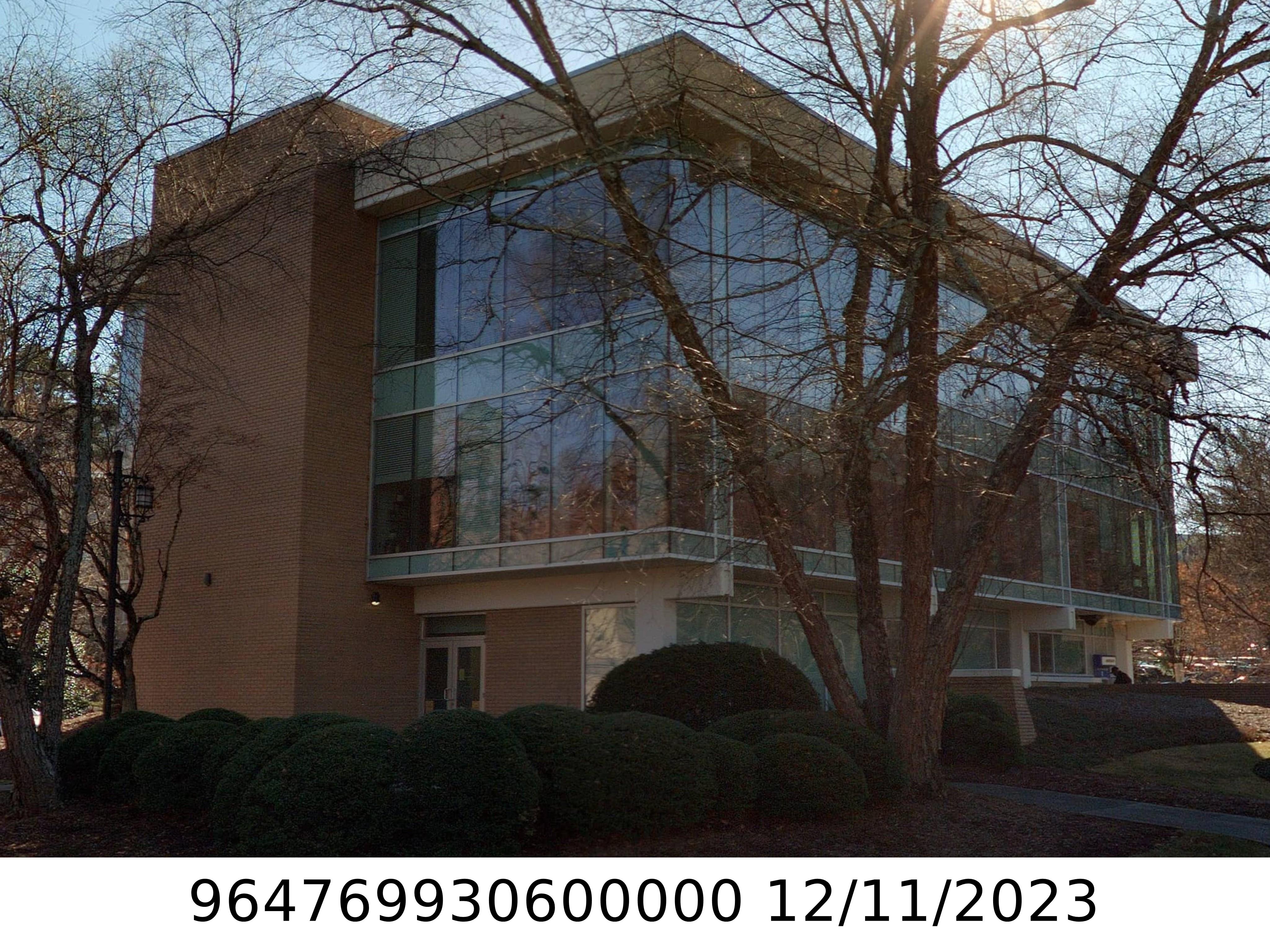 A picture of the property located at 20 ALL SOULS CRES, ASHEVILLE NC 28803.