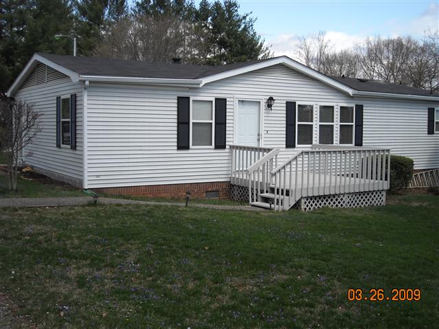 A picture of the property located at 11 DOUGLAS PL, ASHEVILLE NC 28803.