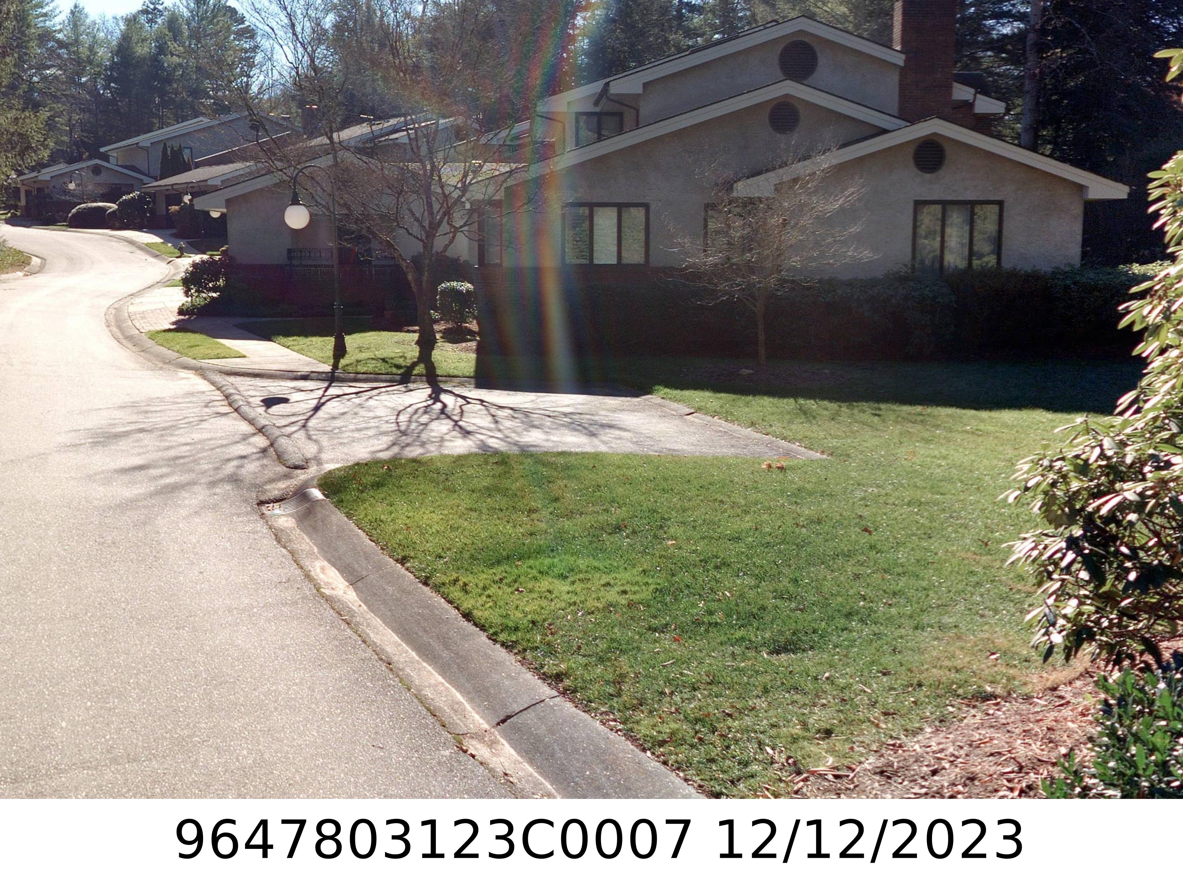 A picture of the property located at 7 BOURNE LN, ASHEVILLE NC 28803.