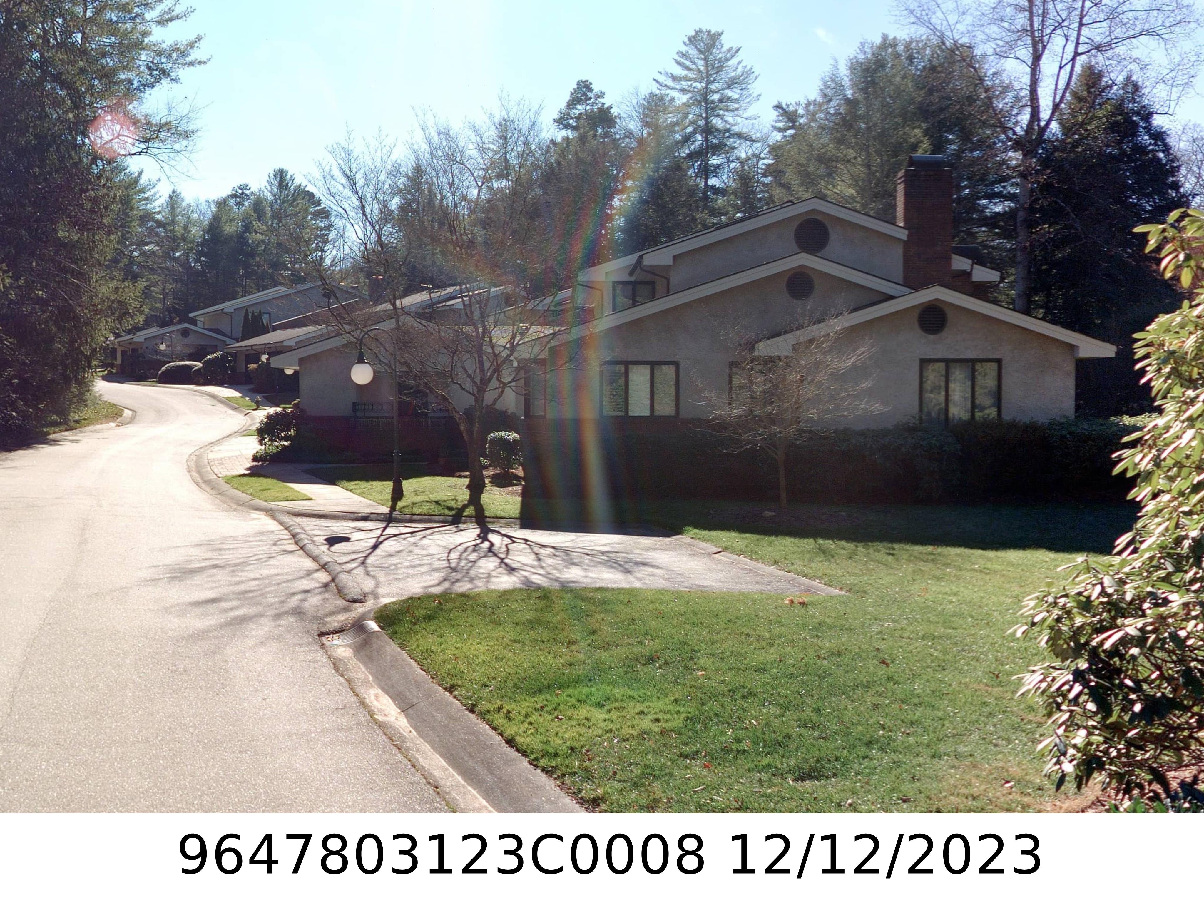 A picture of the property located at 8 BOURNE LN, ASHEVILLE NC 28803.