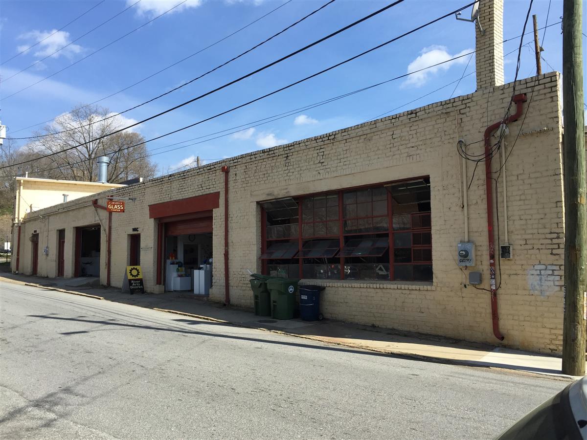 A picture of the property located at 140 ROBERTS ST, ASHEVILLE NC 28801.