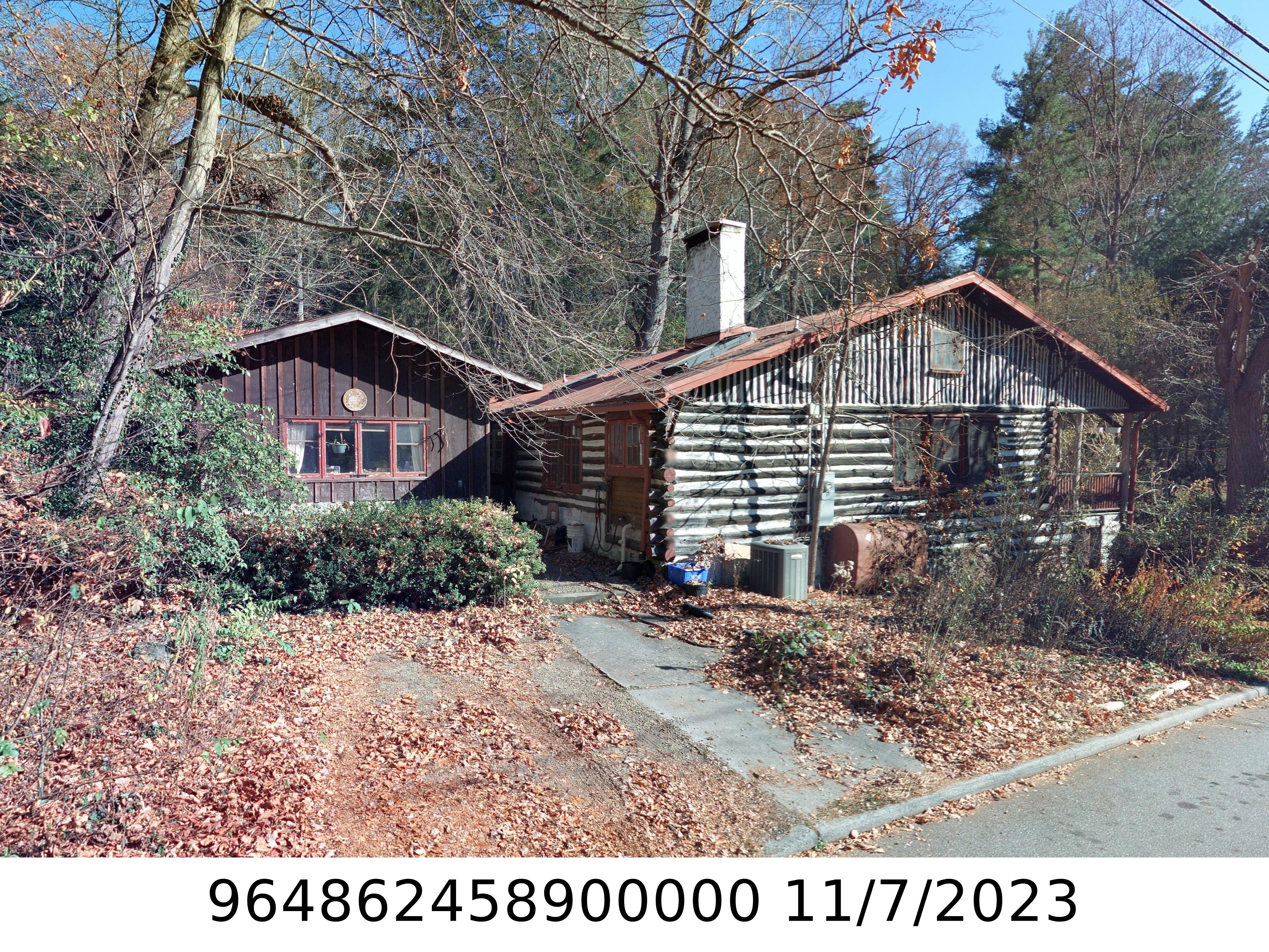A picture of the property located at 2 CALEDONIA RD, ASHEVILLE NC 28803.