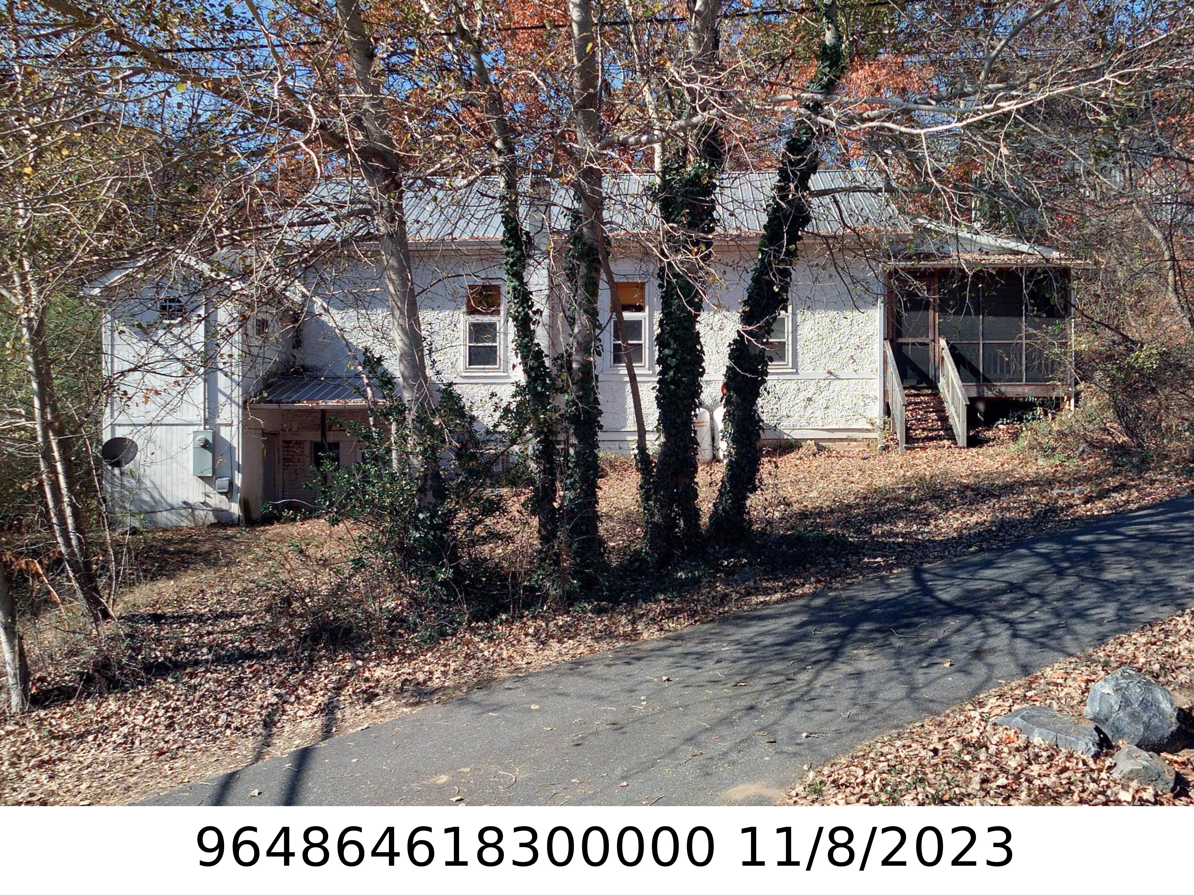 A picture of the property located at 104 WYOMING RD, ASHEVILLE NC 28803.