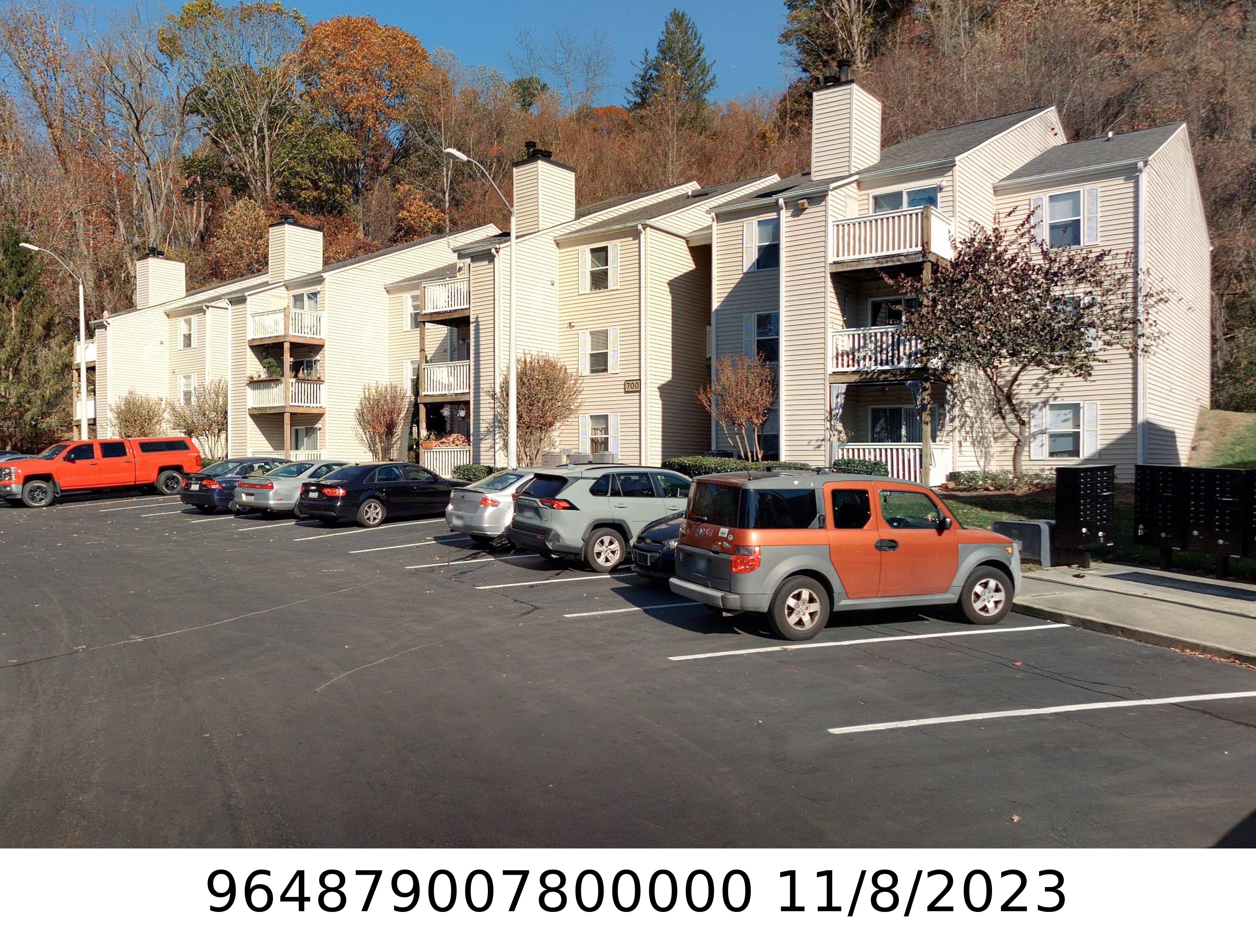 A picture of the property located at 10 ALEXANDER DR, ASHEVILLE NC 28801.