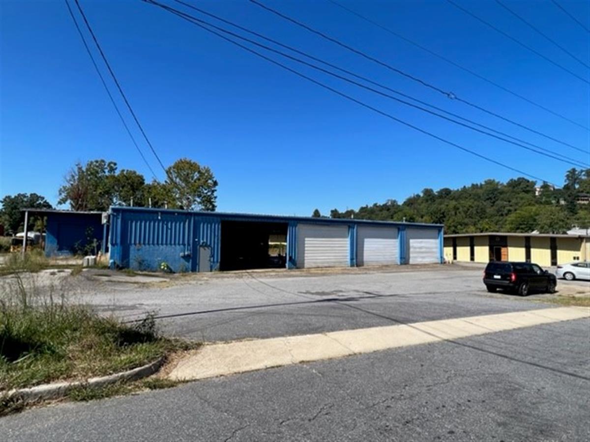A picture of the property located at 20 STONER RD ASHEVILLE NC.