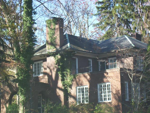 A picture of the property located at 258 KENILWORTH RD, ASHEVILLE NC 28803.