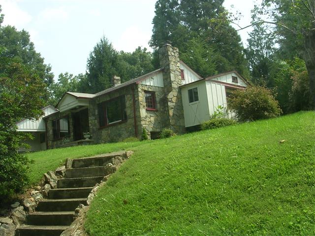 A picture of the property located at 35 PLYMOUTH CIR, ASHEVILLE NC 28803.