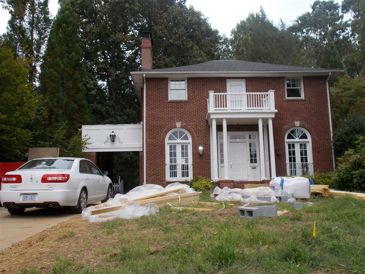 A picture of the property located at 10 NORMANDY RD, ASHEVILLE NC 28803.