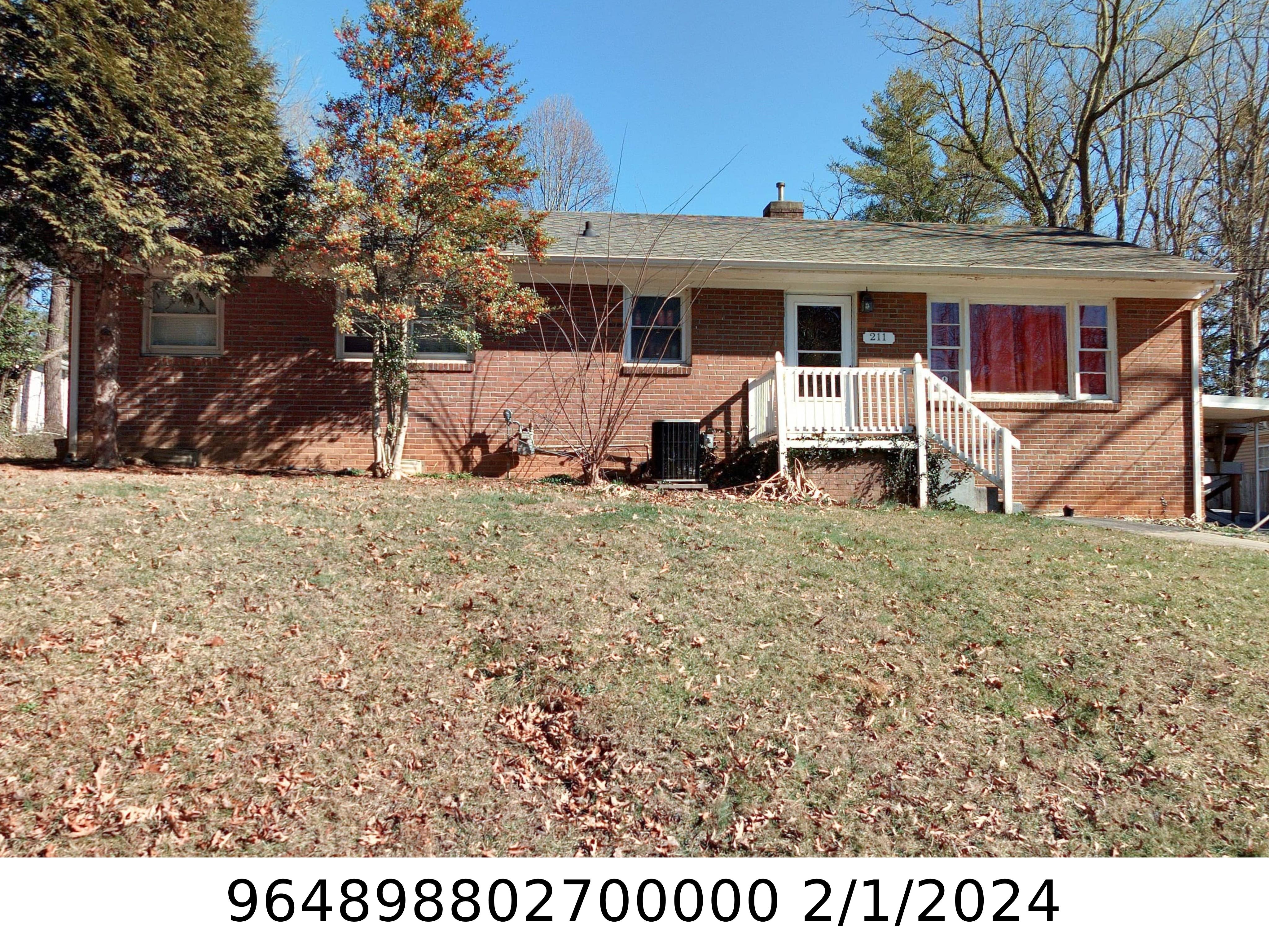 A picture of the property located at 211 AURORA DR, ASHEVILLE NC 28805.