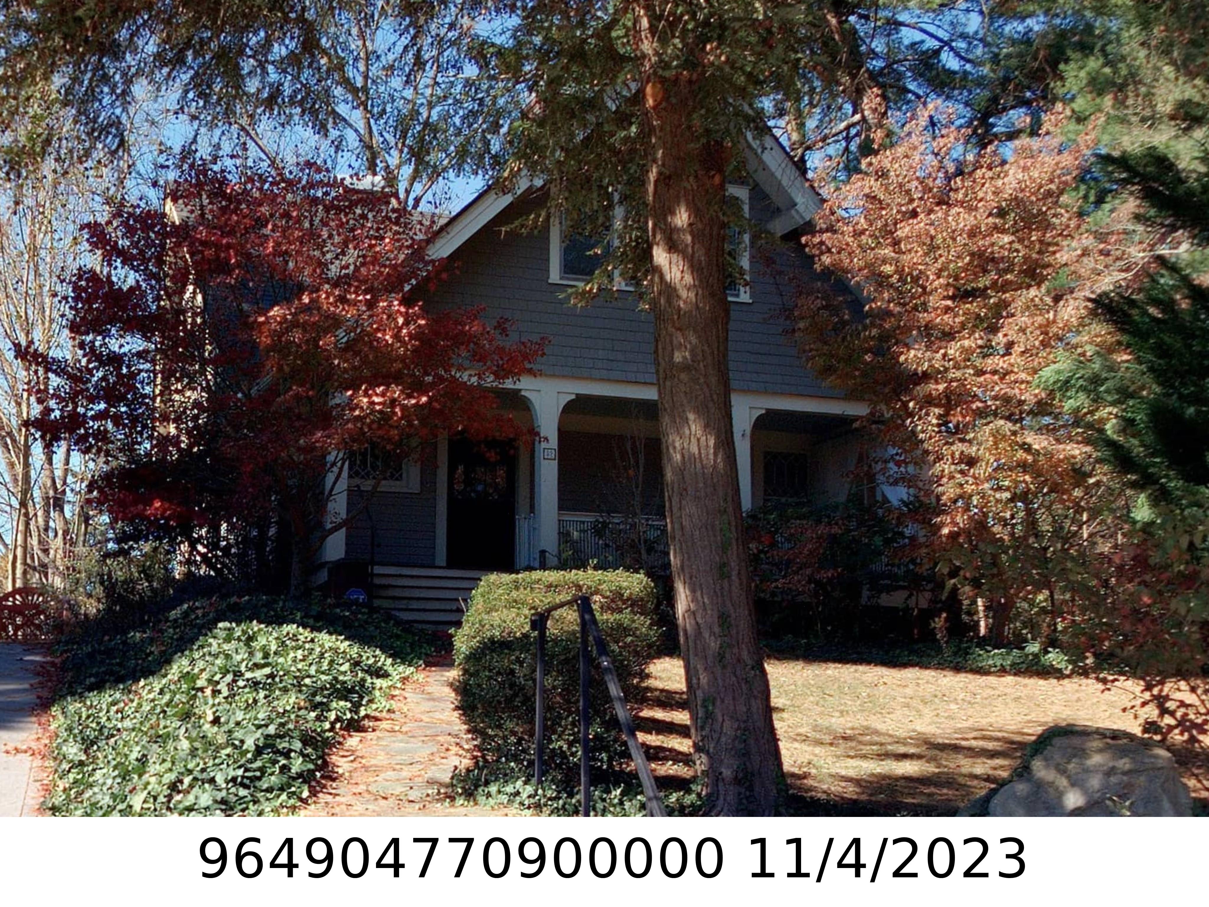 A picture of the property located at 52 CUMBERLAND CIR, ASHEVILLE NC 28801.