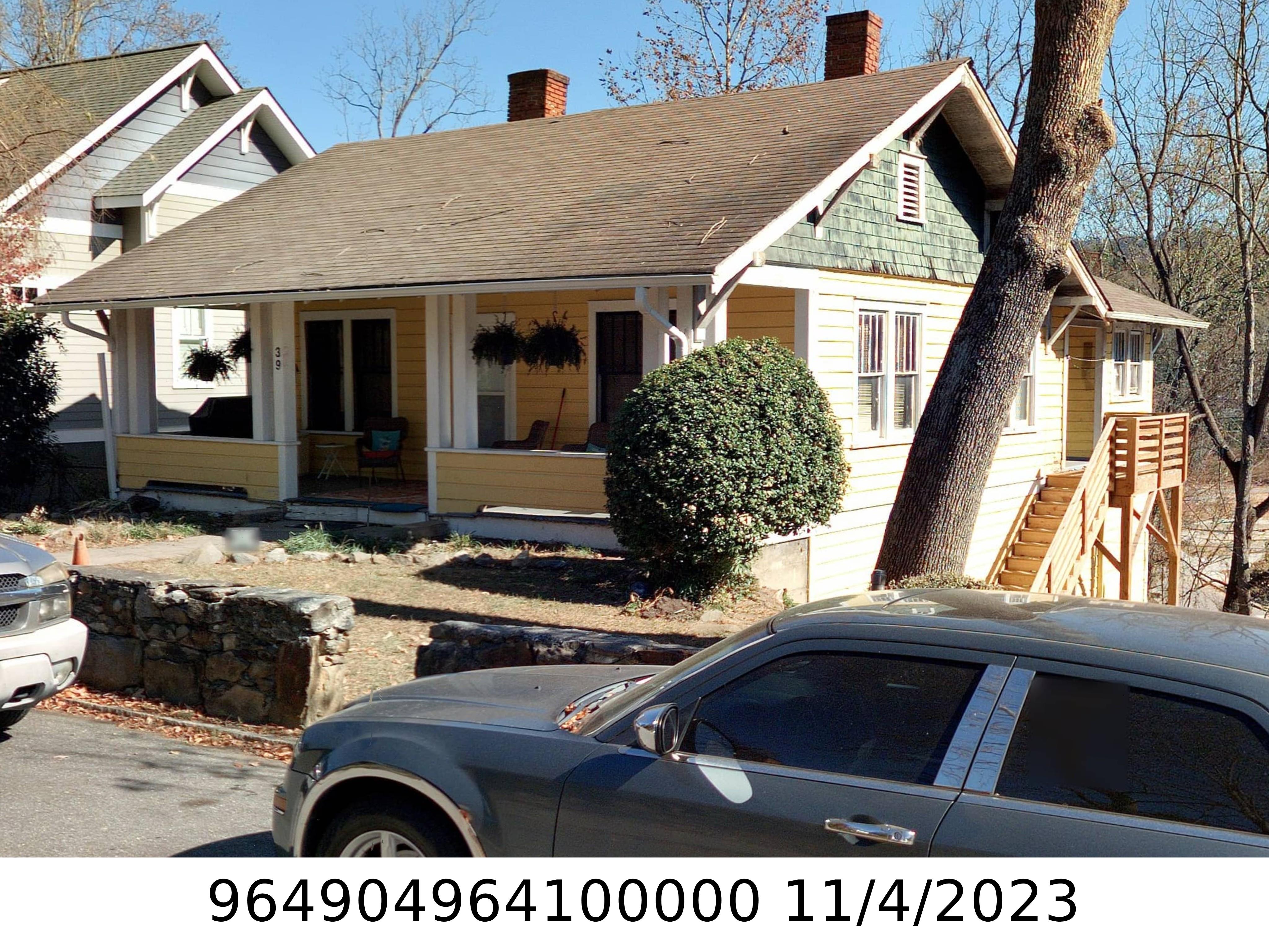 A picture of the property located at 39 CUMBERLAND CIR, ASHEVILLE NC 28801.