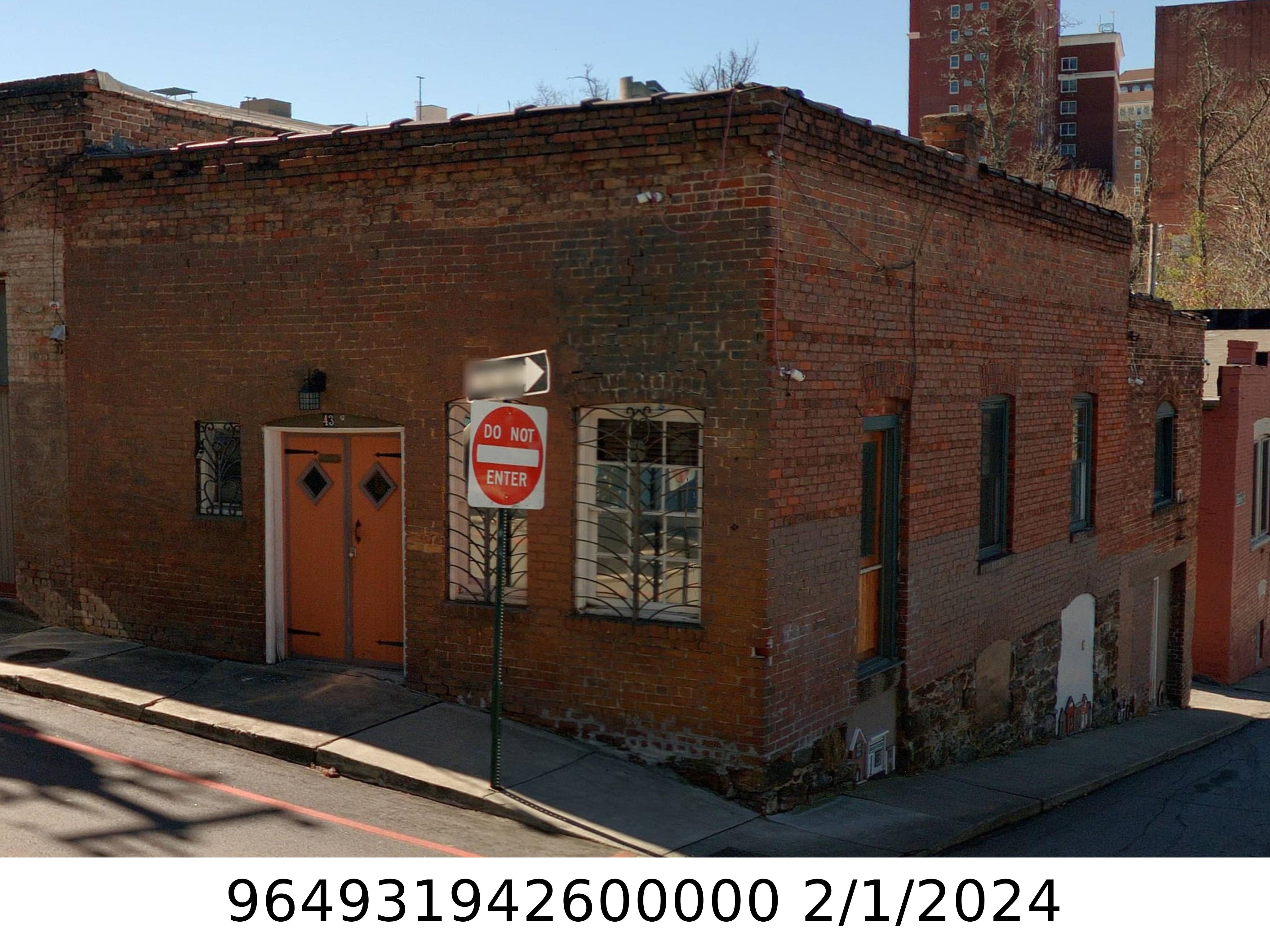 A picture of the property located at 43 CAROLINA LN, ASHEVILLE NC 28801.