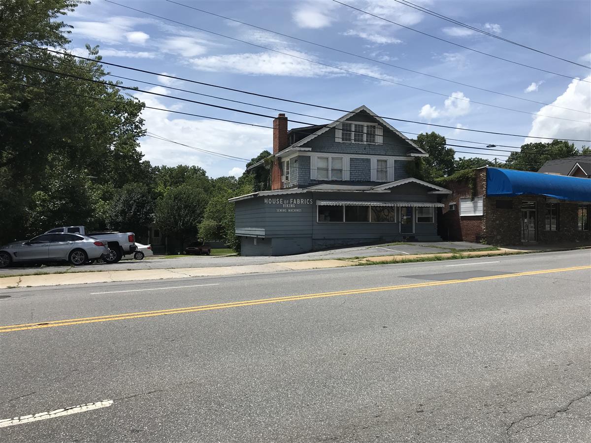 A picture of the property located at 212 MERRIMON AVE, ASHEVILLE NC 28801.