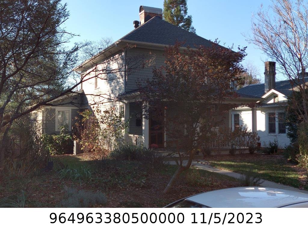 A picture of the property located at 14 ALBEMARLE RD, ASHEVILLE NC 28801.