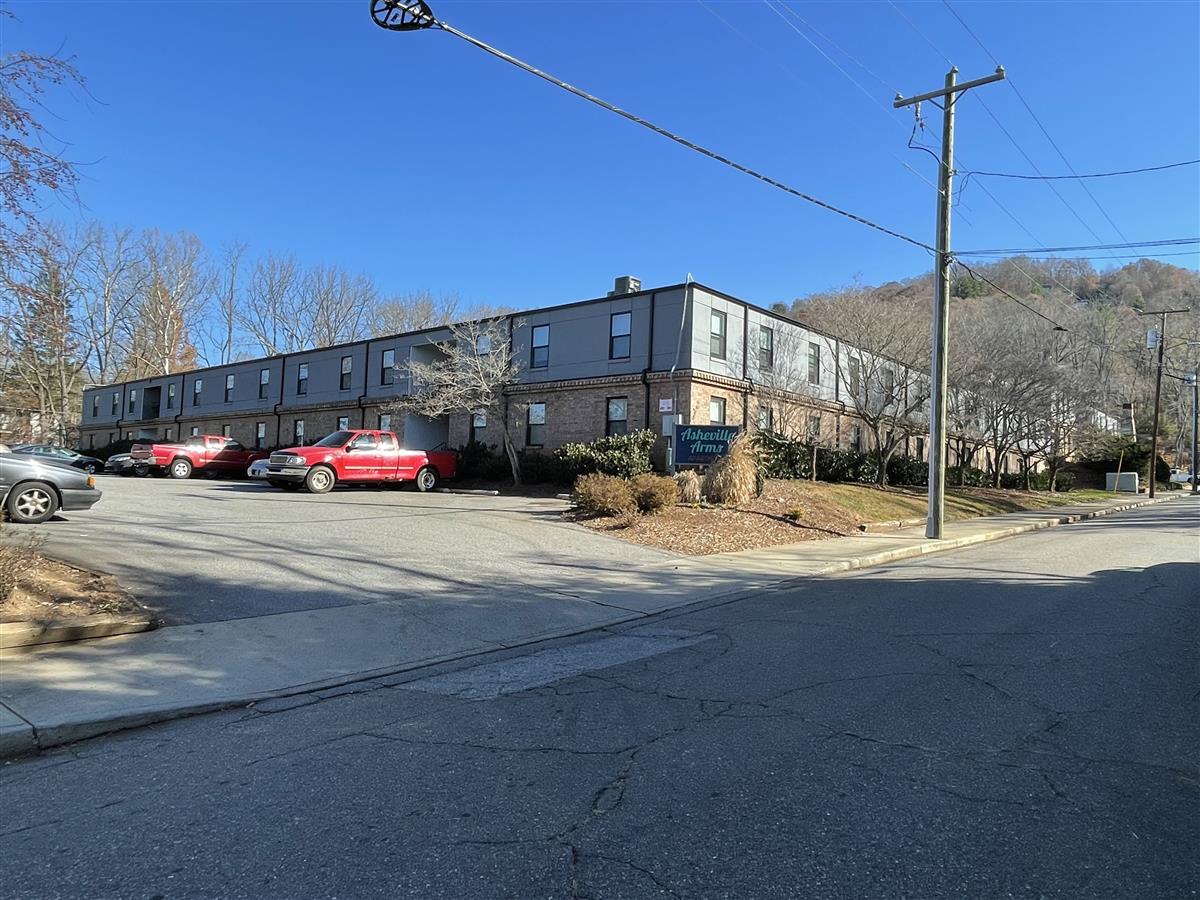 A picture of the property located at 102 FURMAN AVE # 55, ASHEVILLE NC 28801.
