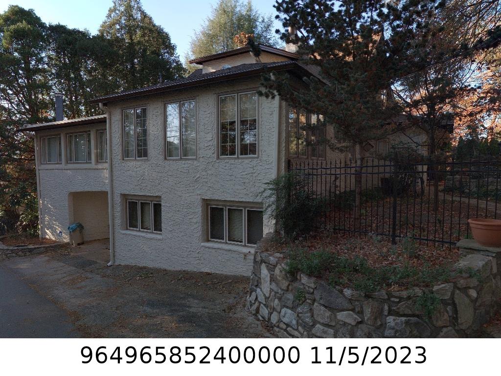 A picture of the property located at 21 OAK LN, ASHEVILLE NC 28801.