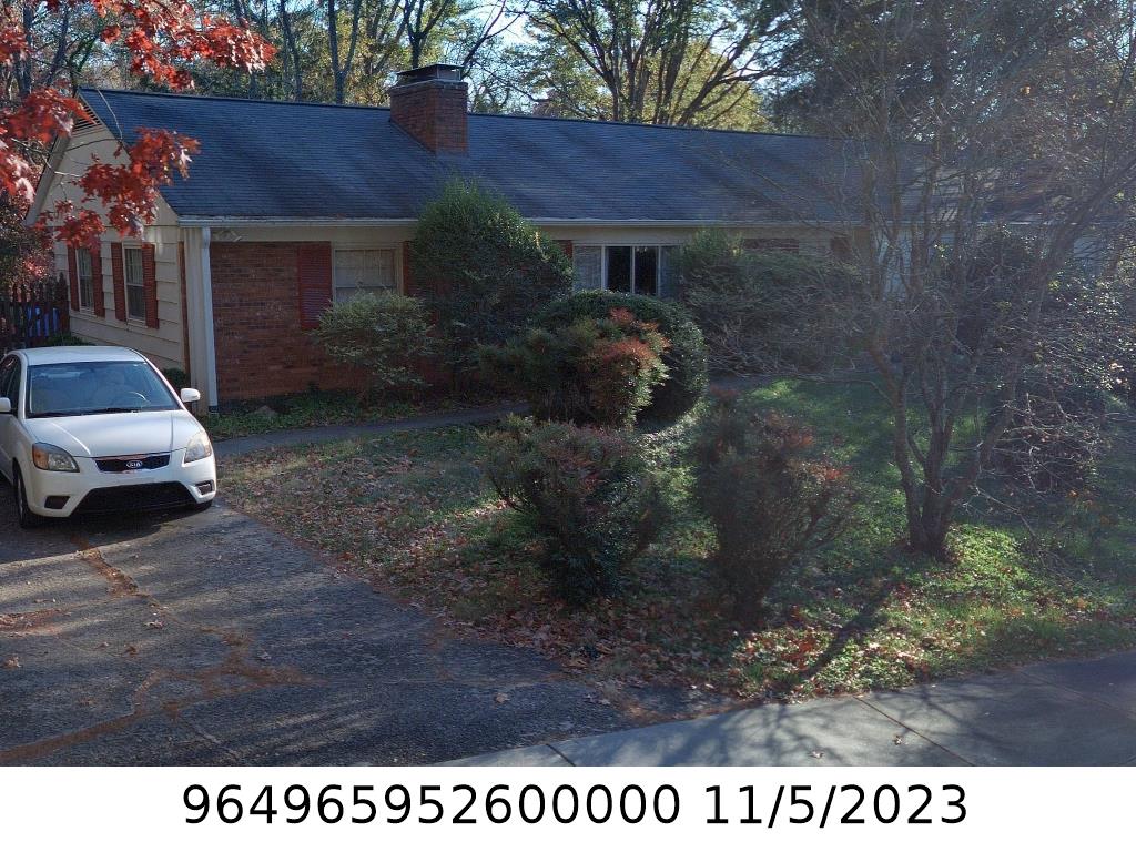 A picture of the property located at 29 OAK LN, ASHEVILLE NC 28801.