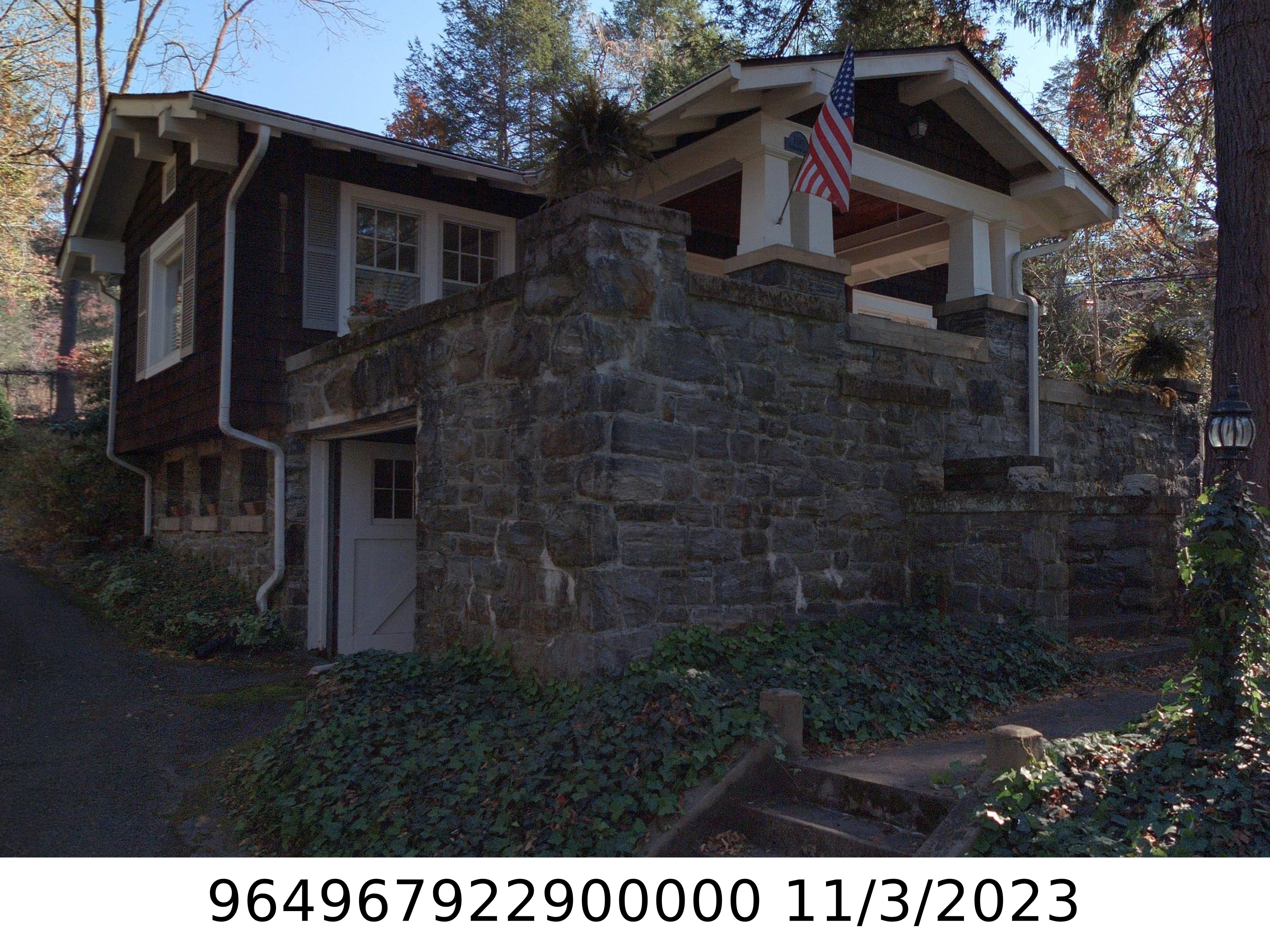 A picture of the property located at 9 EVERGREEN LN, ASHEVILLE NC 28801.