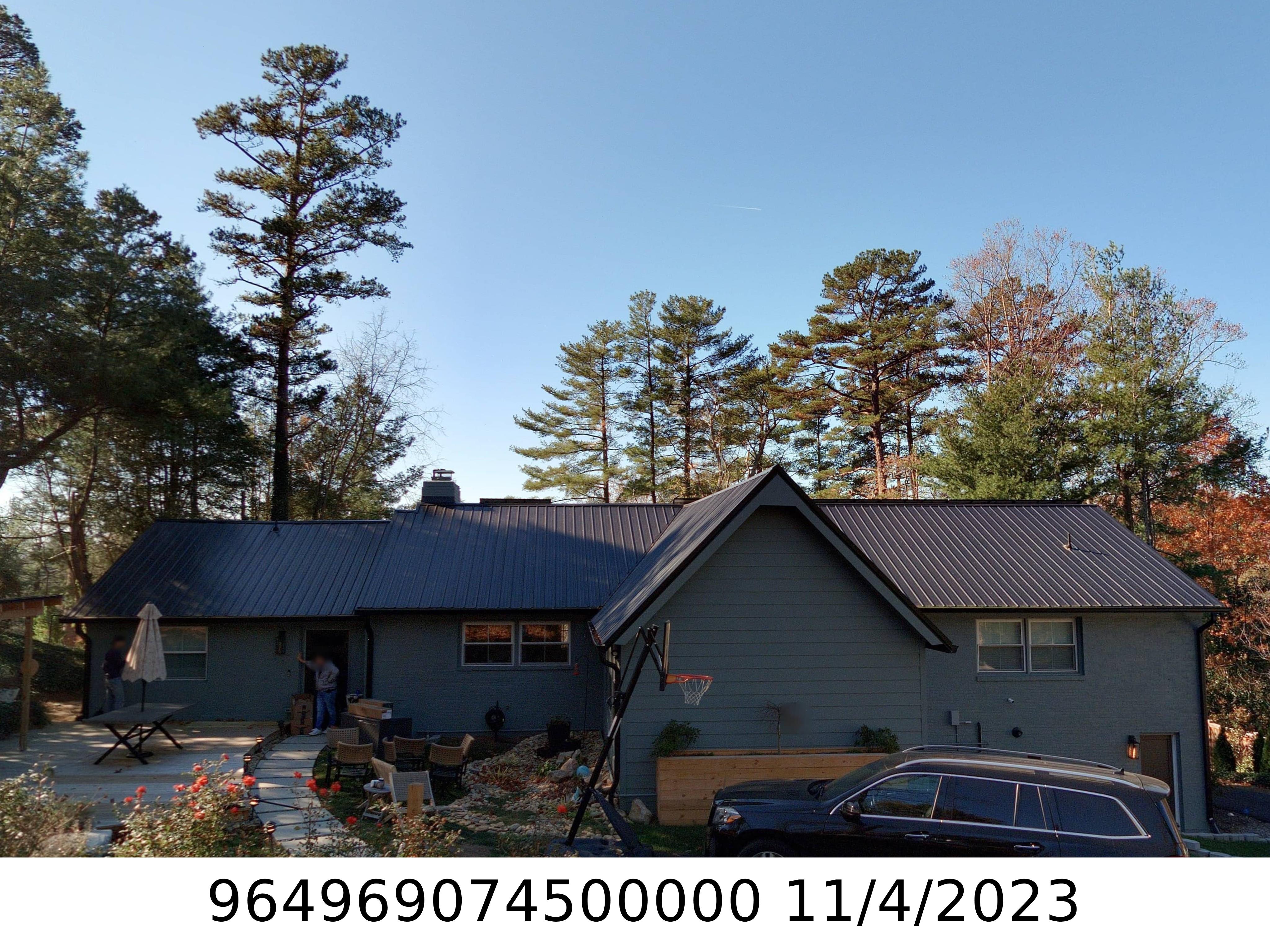 A picture of the property located at 4 CLUB VIEW RD, ASHEVILLE NC 28804.