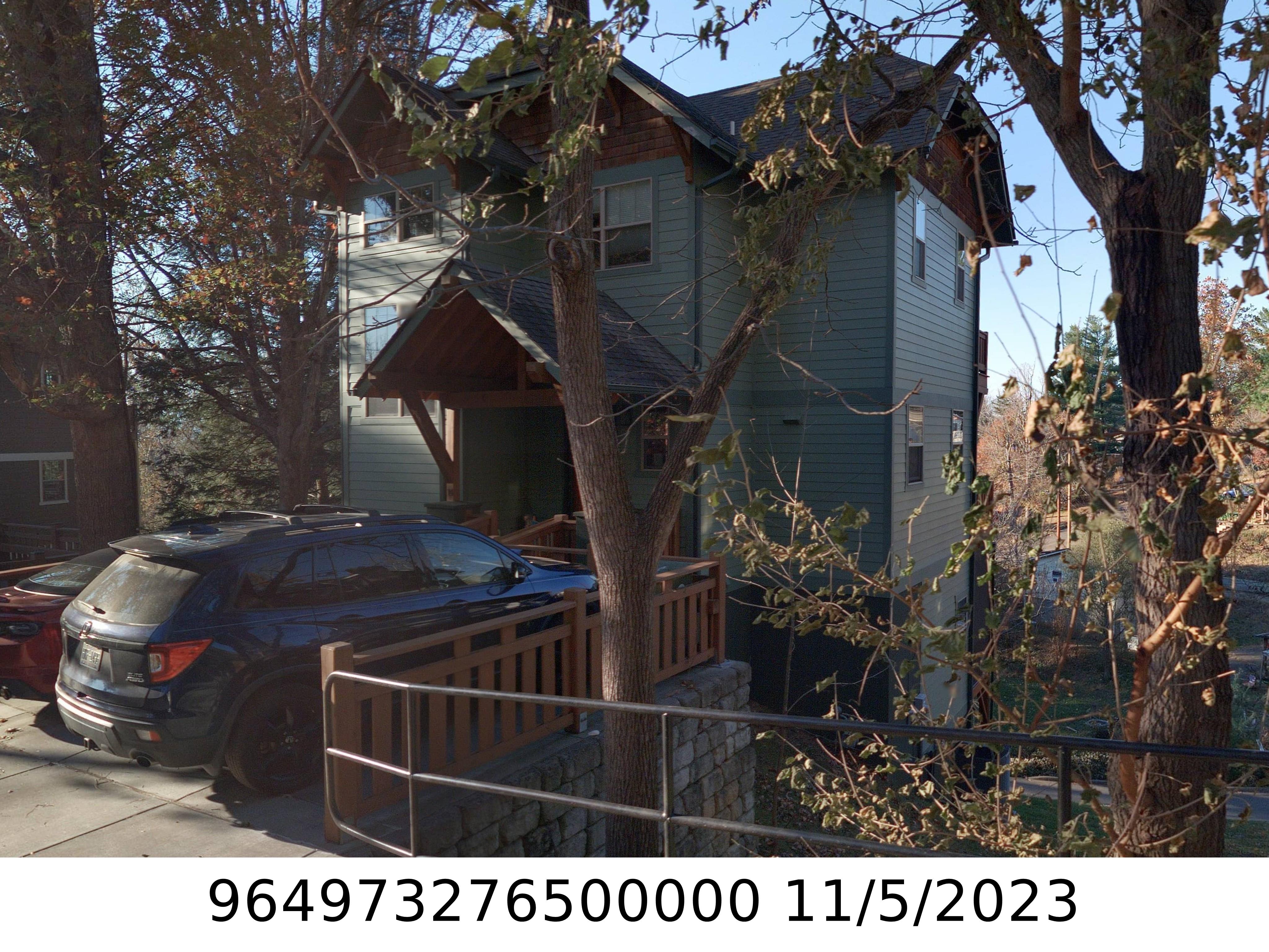 A picture of the property located at 14 SUNSET DR, ASHEVILLE NC 28804.
