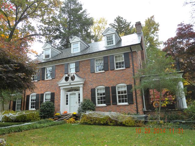 A picture of the property located at 35 OAK LN, ASHEVILLE NC 28801.