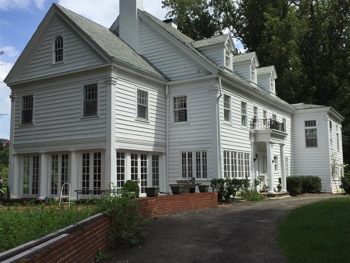 A picture of the property located at 12 EVERGREEN LN, ASHEVILLE NC 28801.