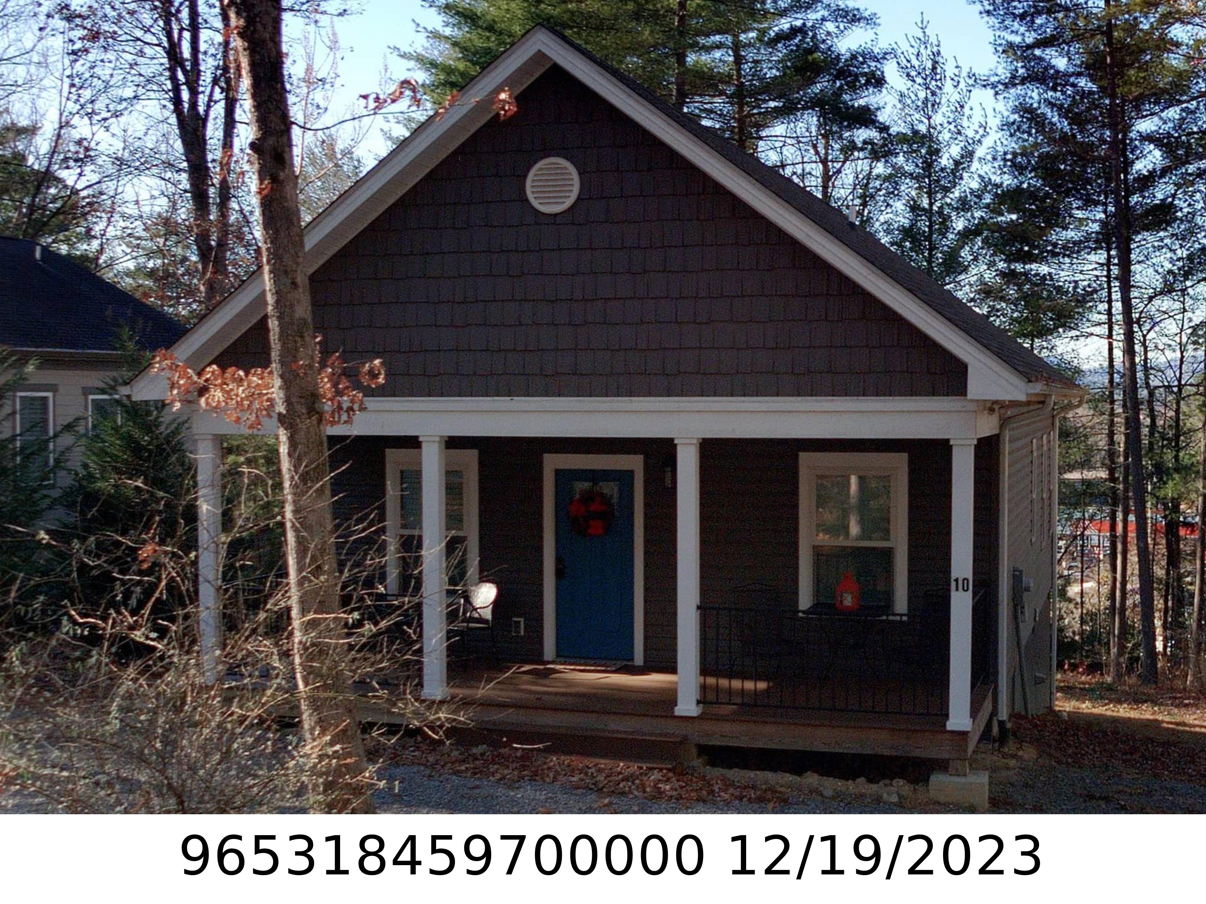 A picture of the property located at 10 SPRUCE DR, ARDEN NC 28704.
