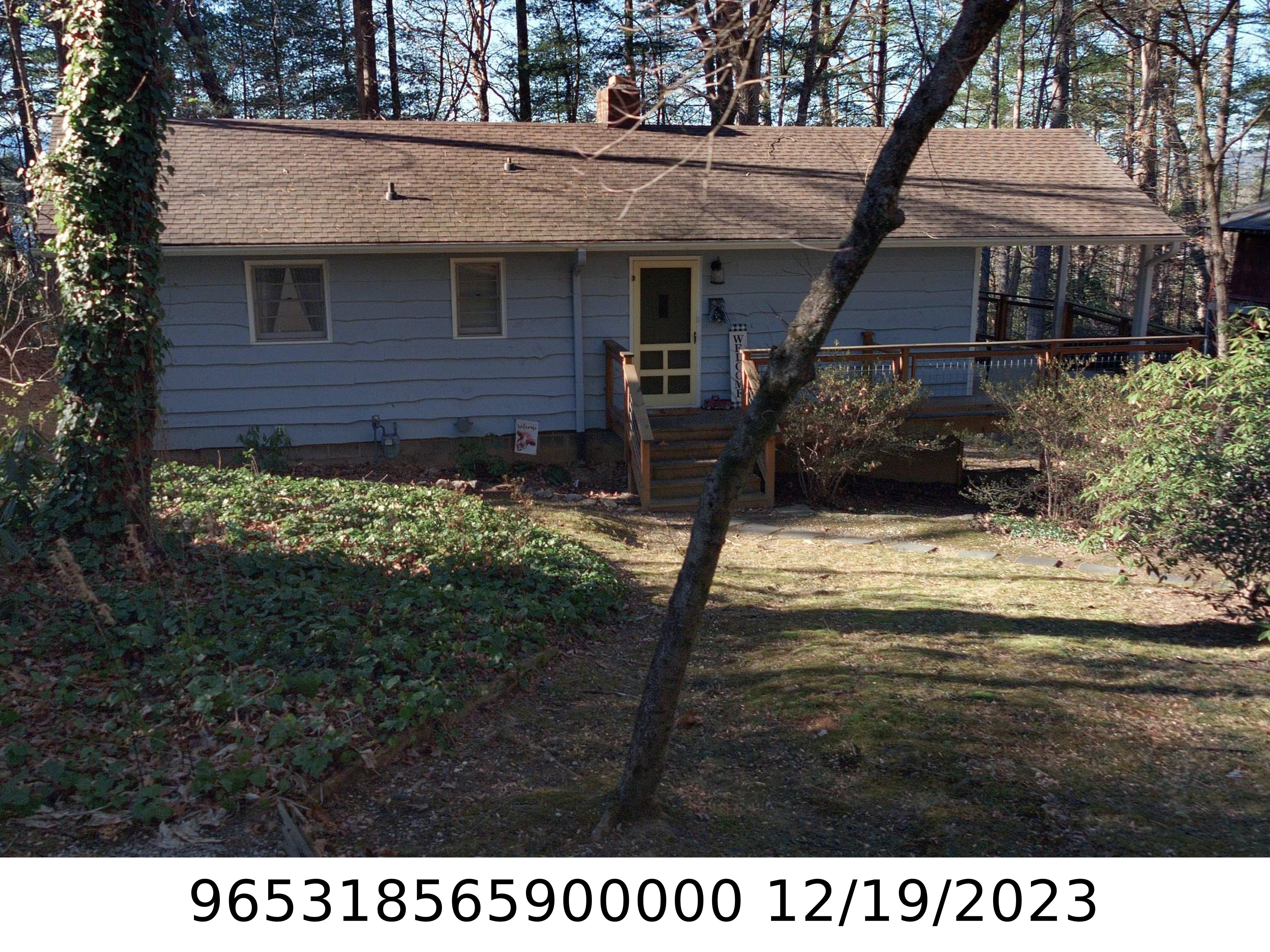 A picture of the property located at 6 SPRUCE DR, ARDEN NC 28704.