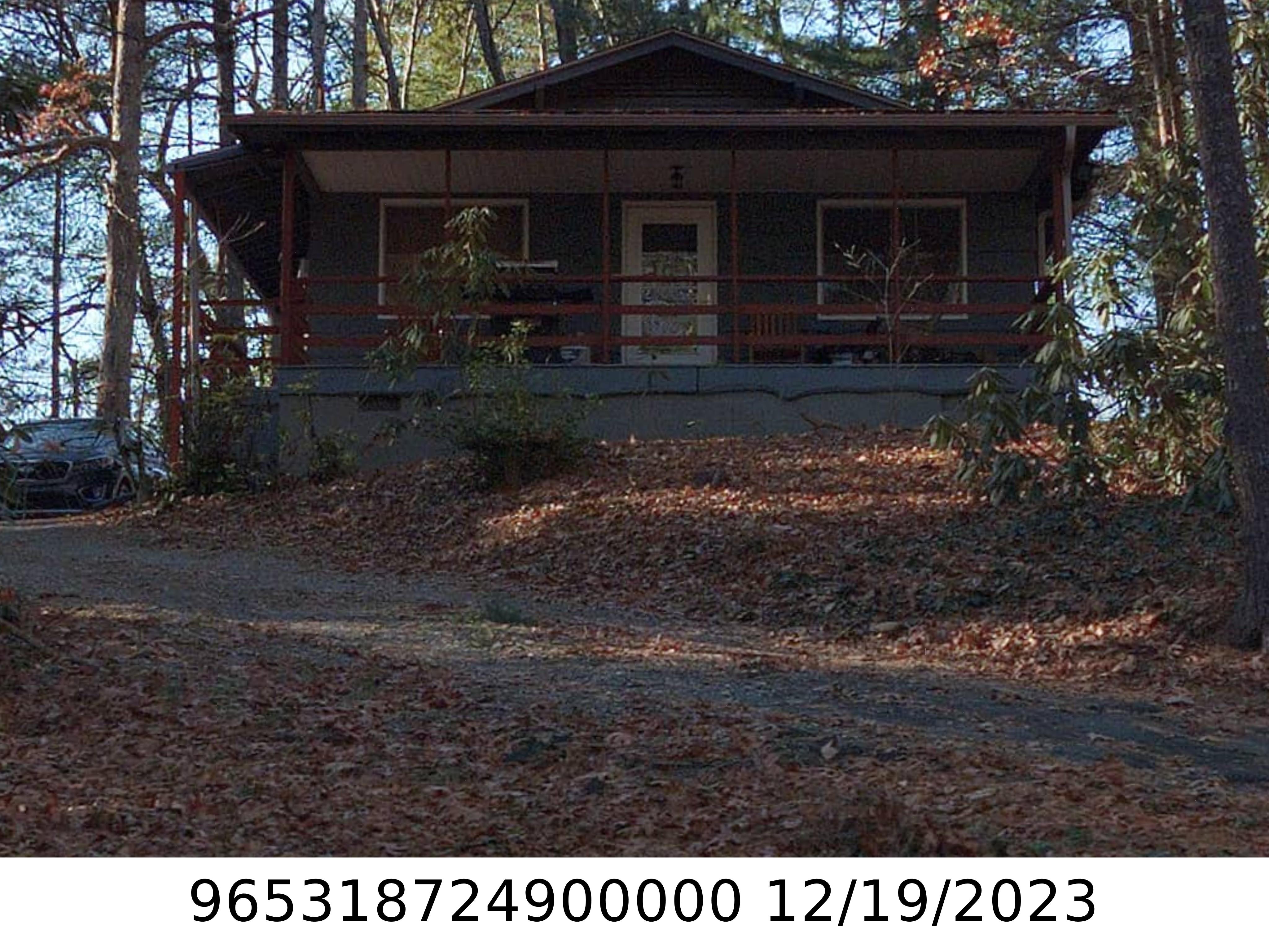 A picture of the property located at 1177 LOWER LAUREL DR, ARDEN NC 28704.