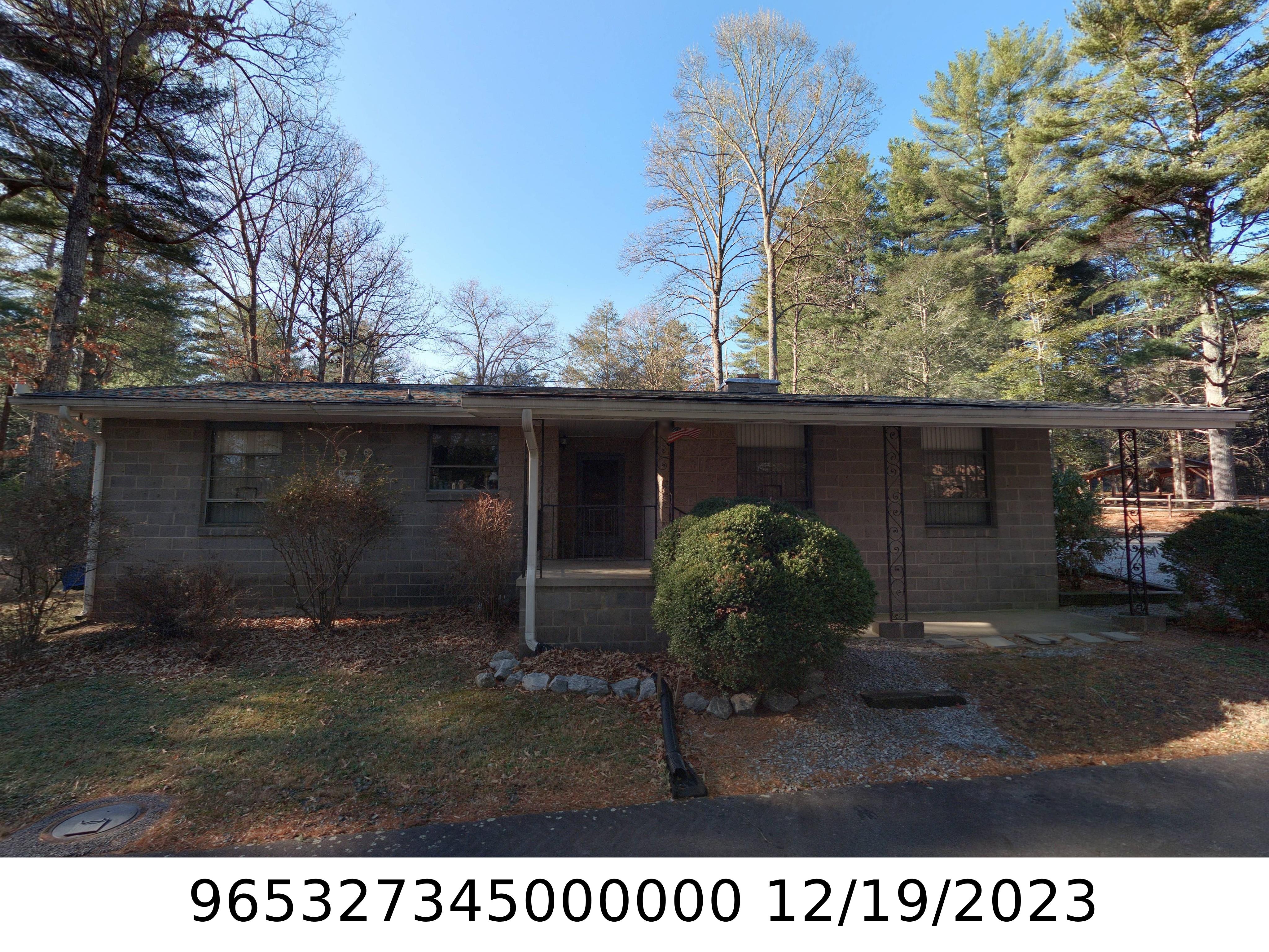 A picture of the property located at 1141 LOWER LAUREL DR, ARDEN NC 28704.