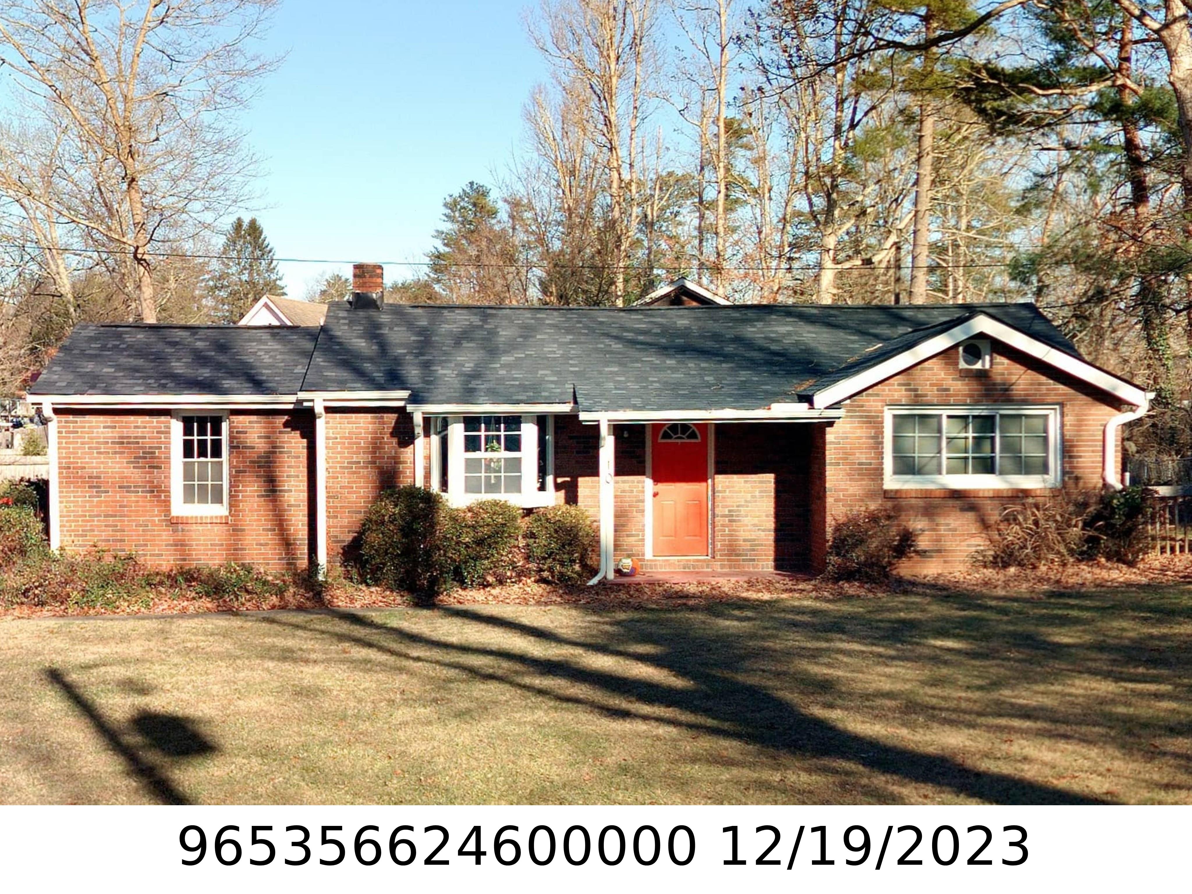 A picture of the property located at 10 SHERWOOD FOREST DR, ARDEN NC 28704.