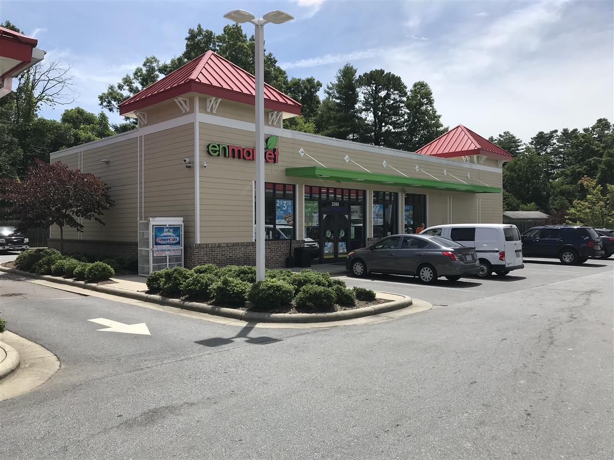 A picture of the property located at 2580 HENDERSONVILLE RD, ARDEN NC 28704.