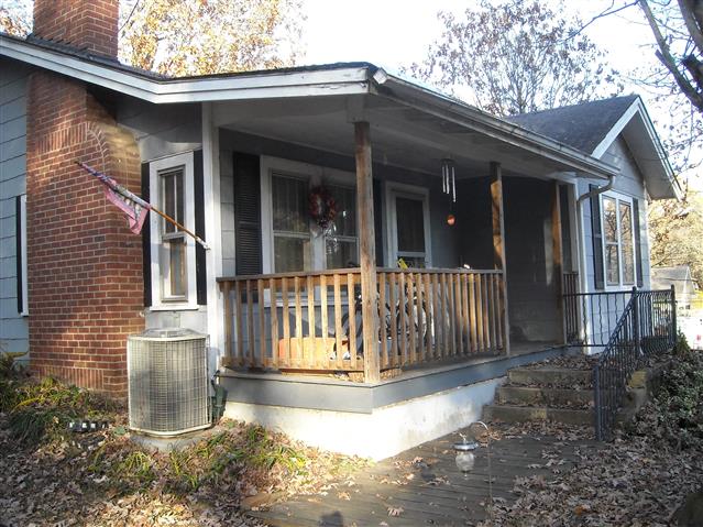 A picture of the property located at 28 SHERWOOD FOREST DR, ARDEN NC 28704.