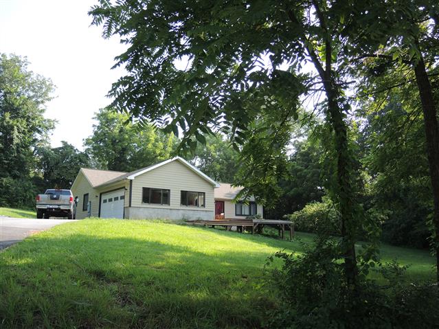 A picture of the property located at 32 SHERWOOD FOREST DR, ARDEN NC 28704.