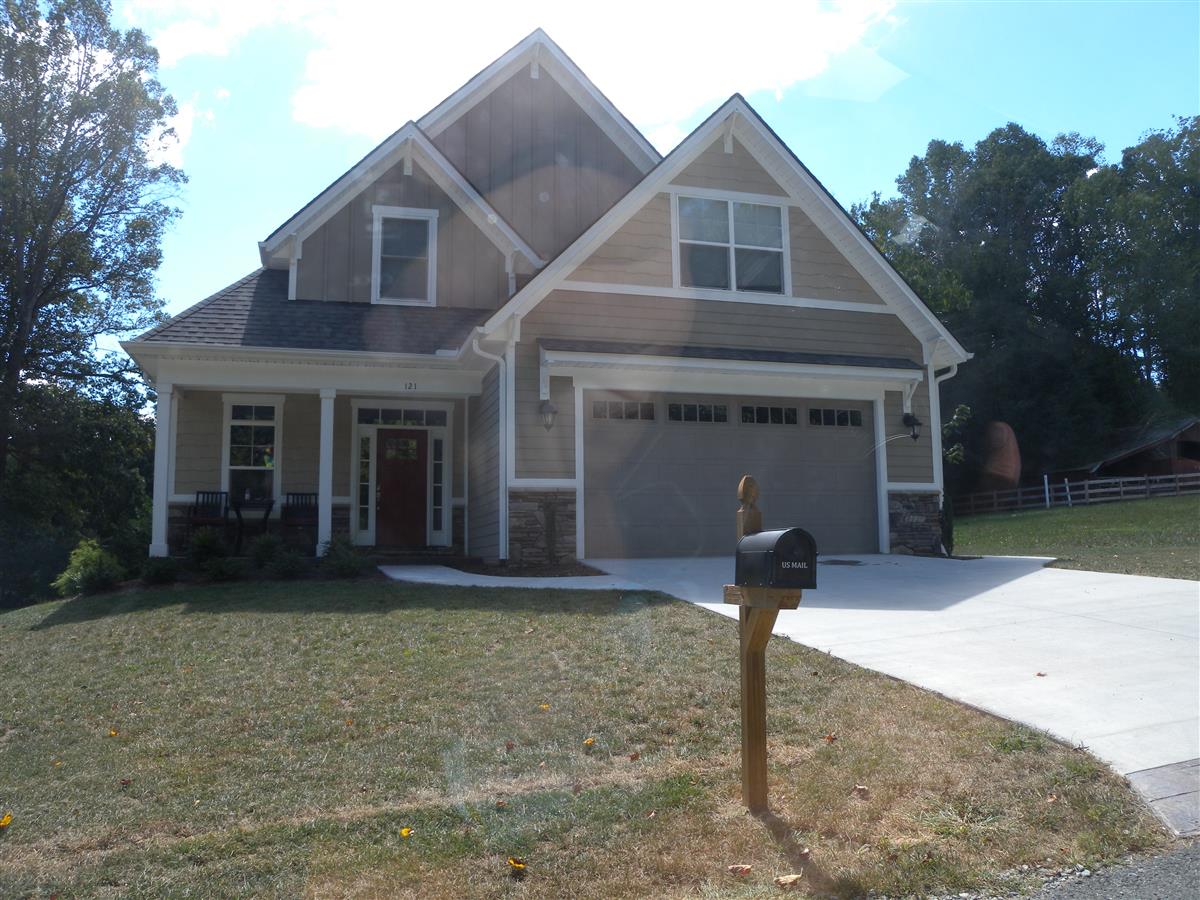 A picture of the property located at 121 WHITE OAK ROAD EXT, ARDEN NC 28704.